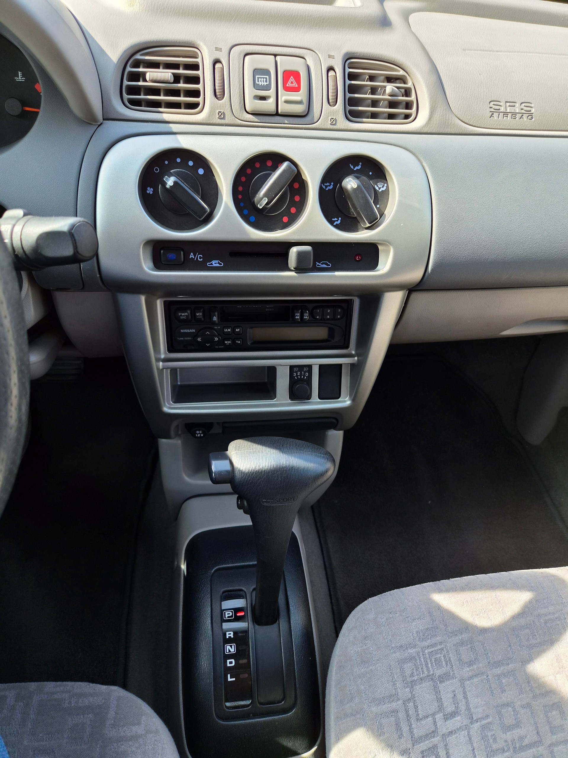 NISSAN Micra 1.4 Sport-image-9