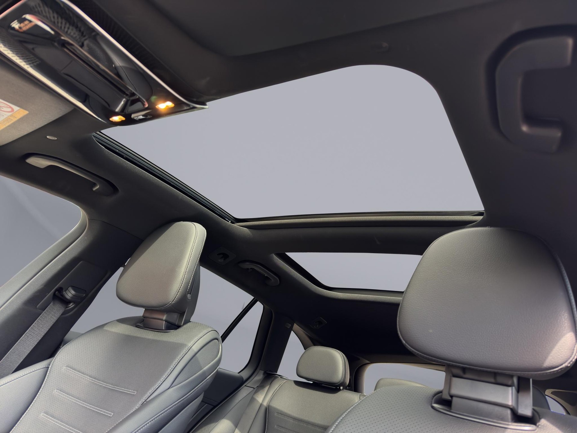 MERCEDES-BENZ C 300 de AMG Line 4matic Kombi-image-19