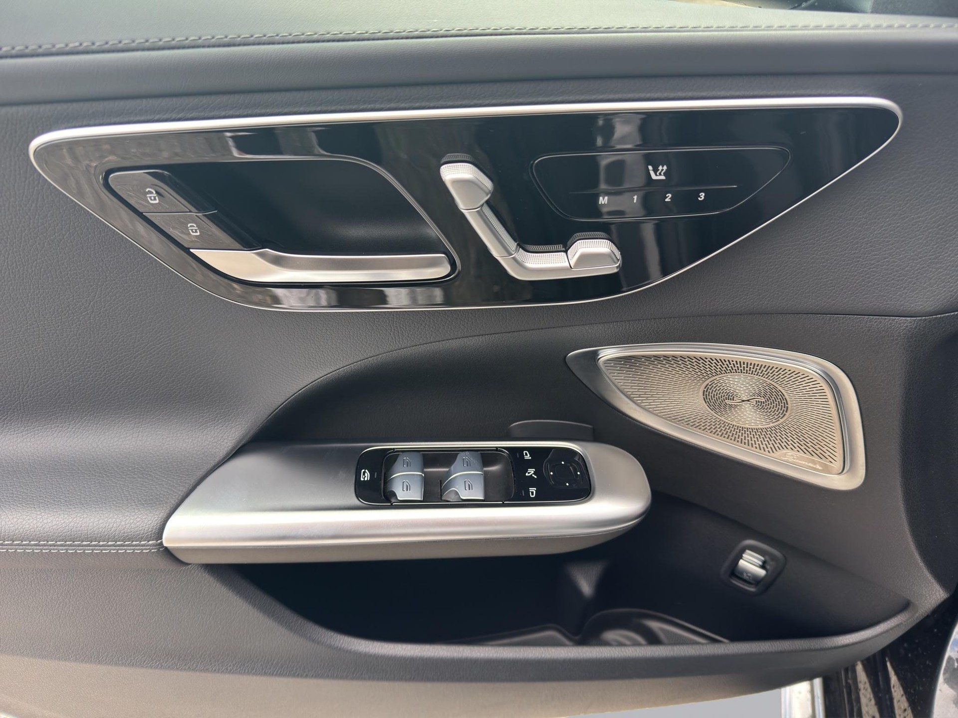 MERCEDES-BENZ C 300 de AMG Line 4matic Kombi-image-9