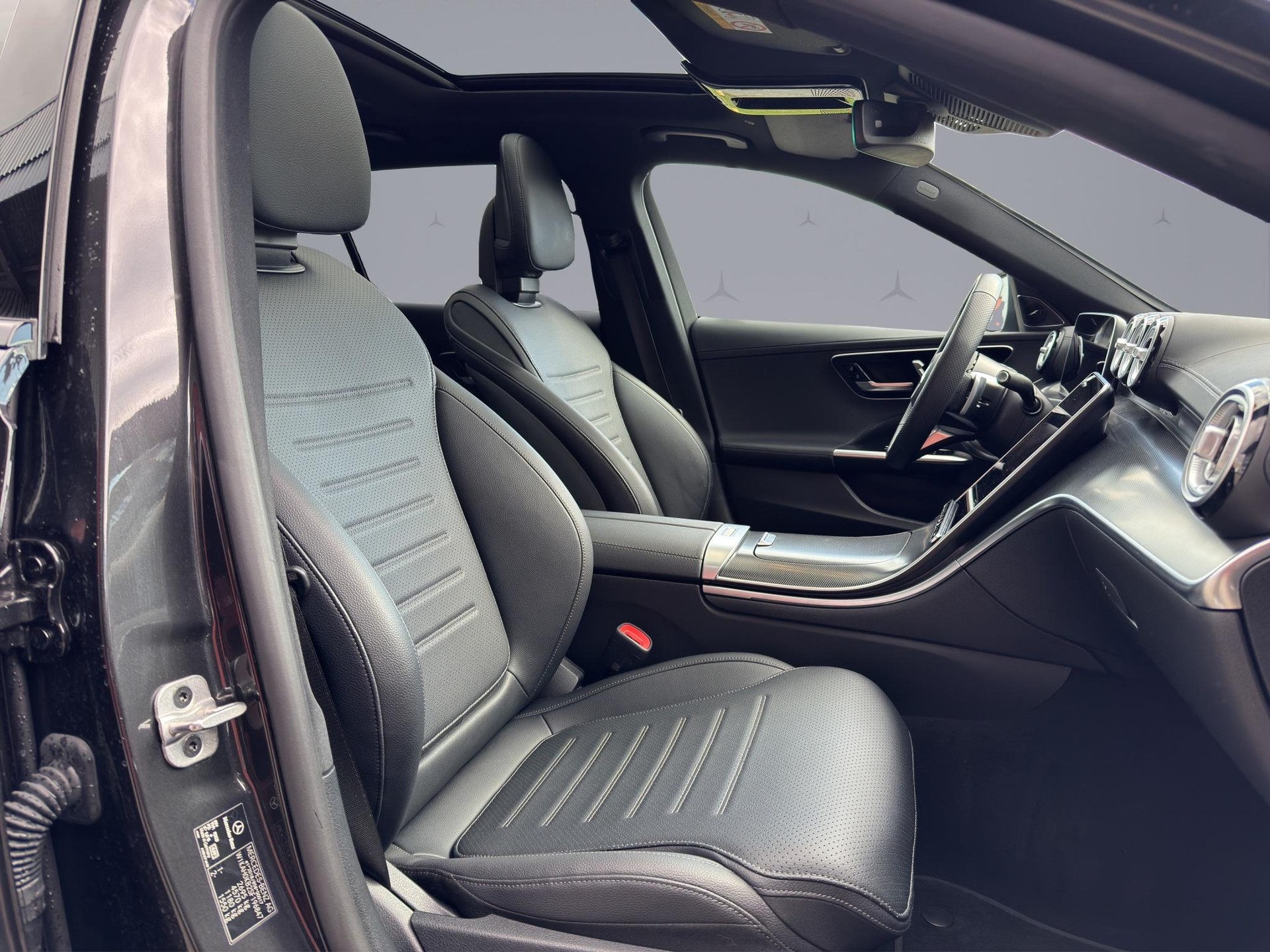 MERCEDES-BENZ C 300 de AMG Line 4matic Kombi-image-15