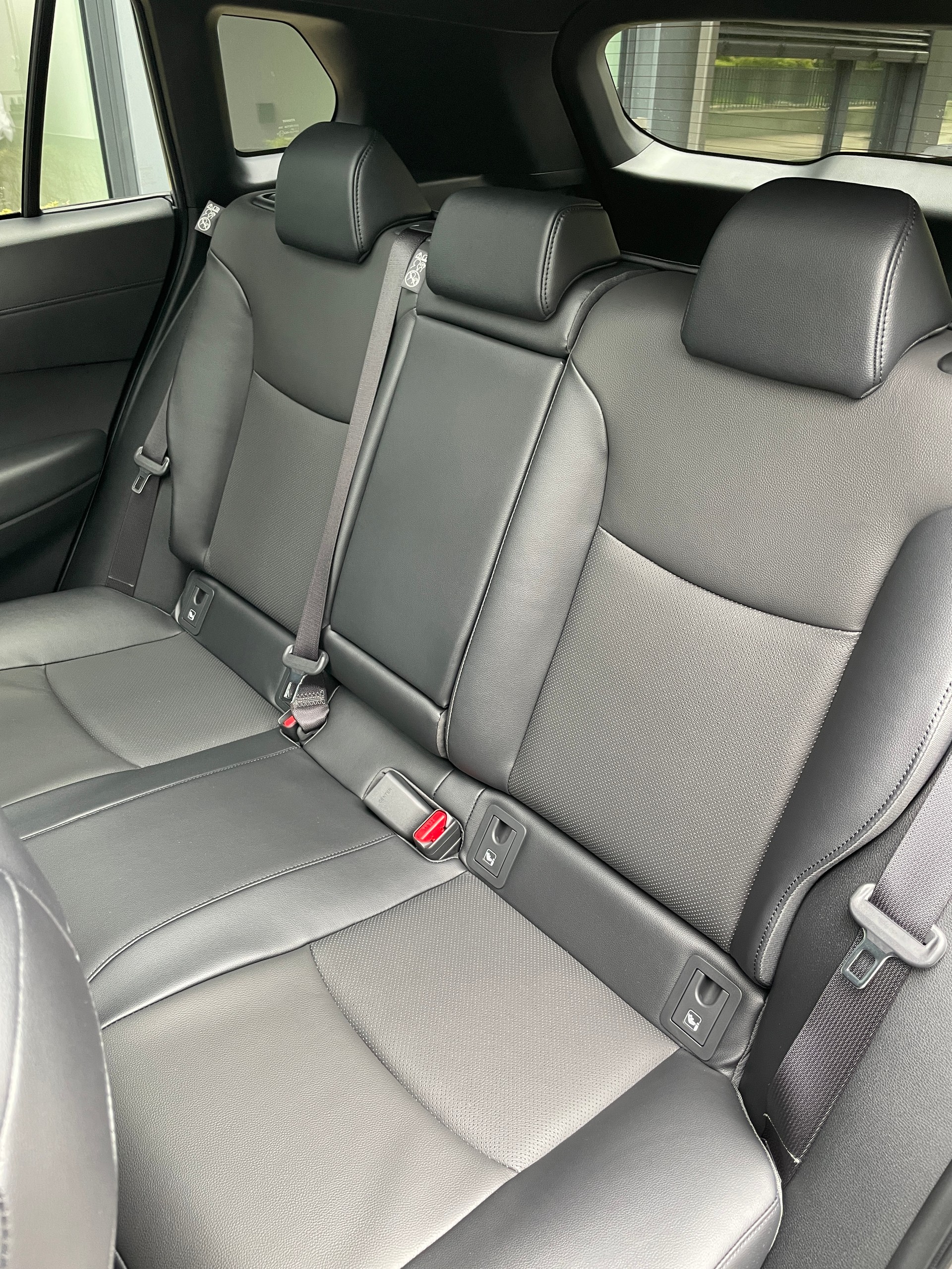 TOYOTA Corolla Cross 2.0 Premium e-CVT AWD (New Modell 2026)-image-14