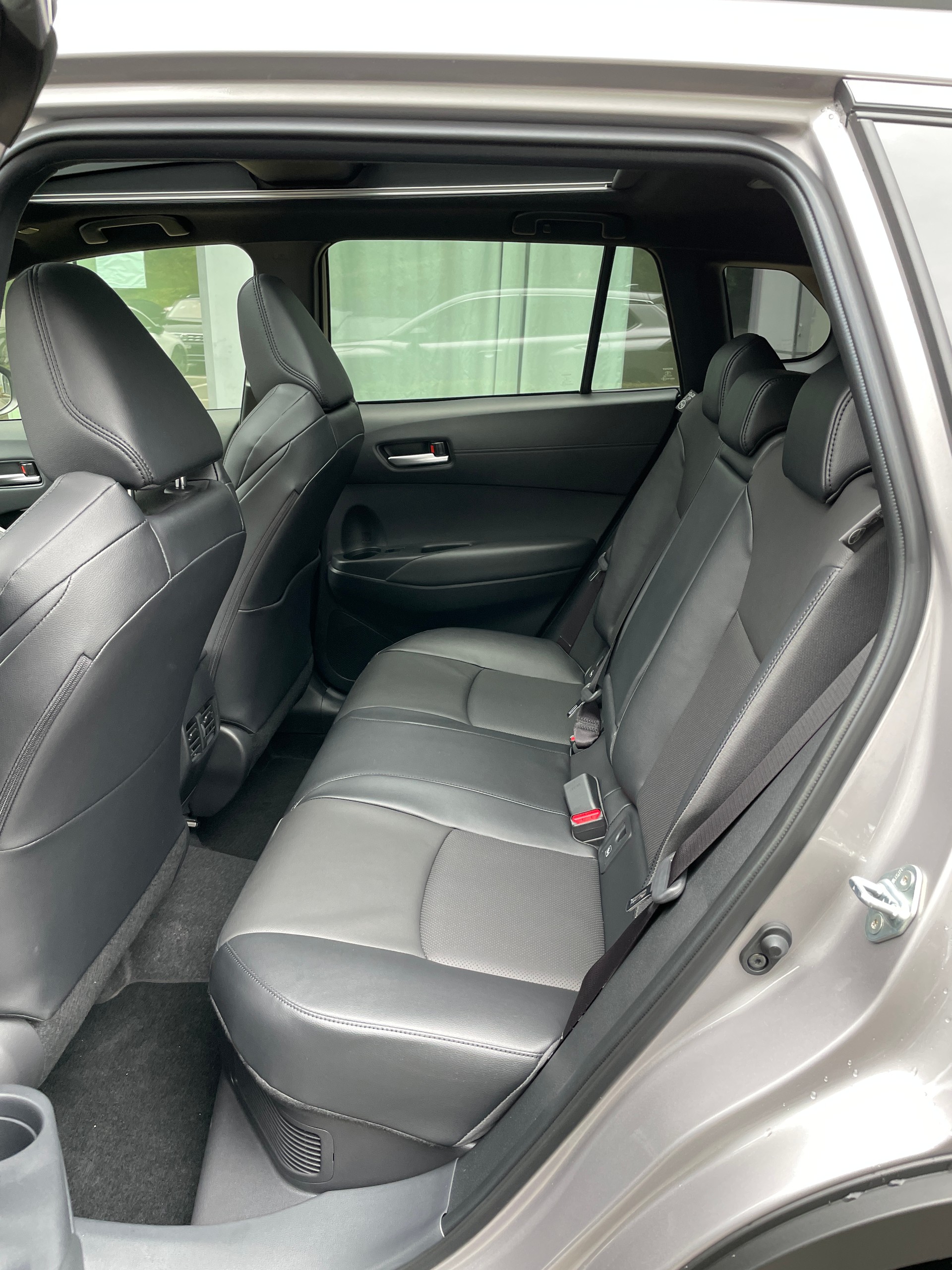 TOYOTA Corolla Cross 2.0 Premium e-CVT AWD (New Modell 2026)-image-15