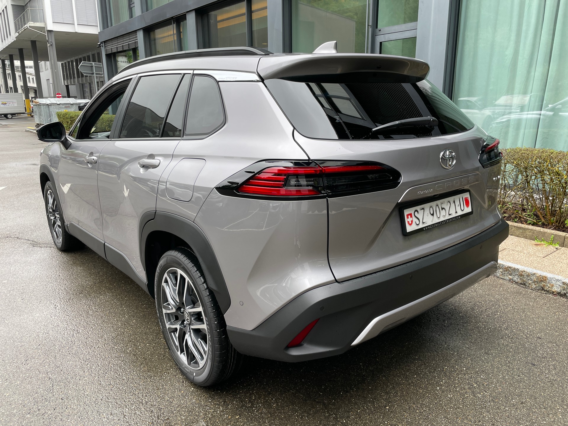 TOYOTA Corolla Cross 2.0 Premium e-CVT AWD (New Modell 2026)-image-2