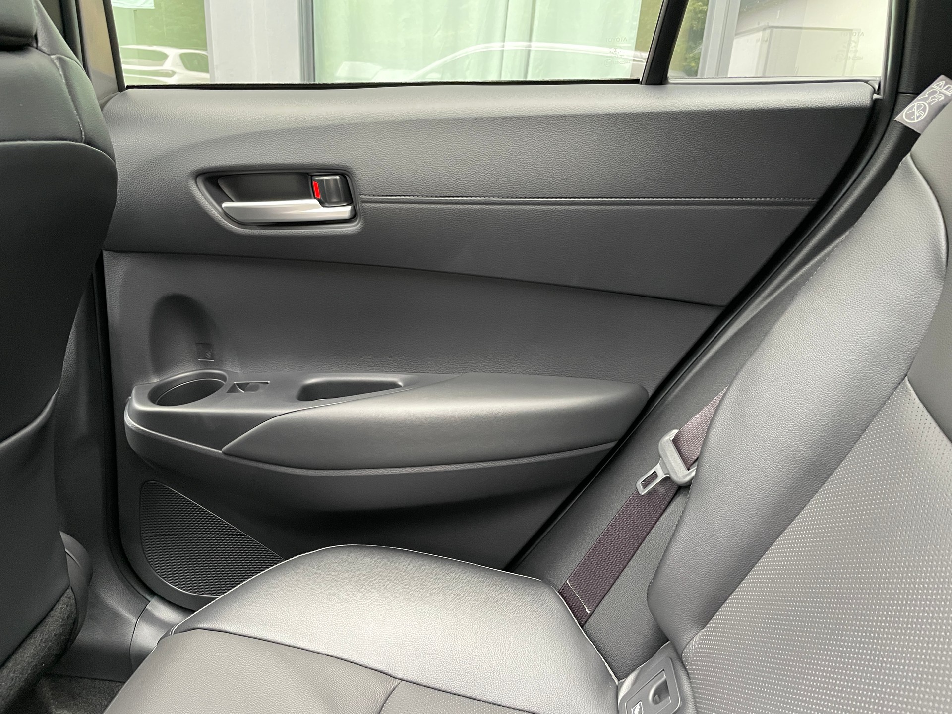 TOYOTA Corolla Cross 2.0 Premium e-CVT AWD (New Modell 2026)-image-16