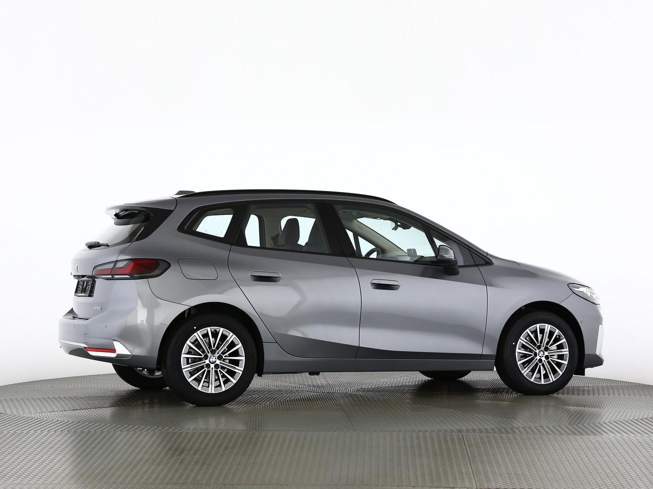BMW 218i Active Tourer-image-15