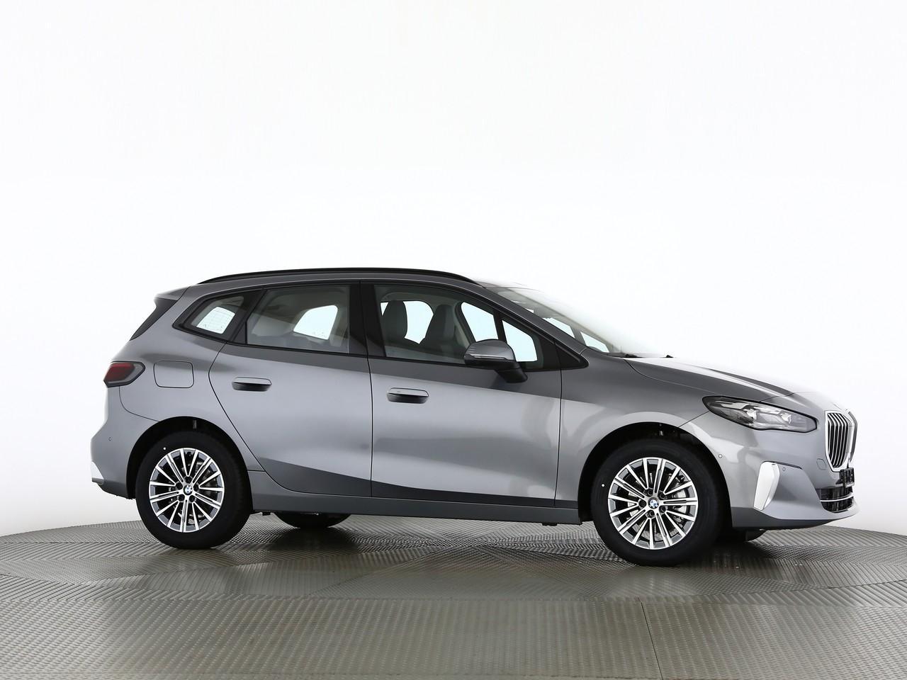 BMW 218i Active Tourer-image-16