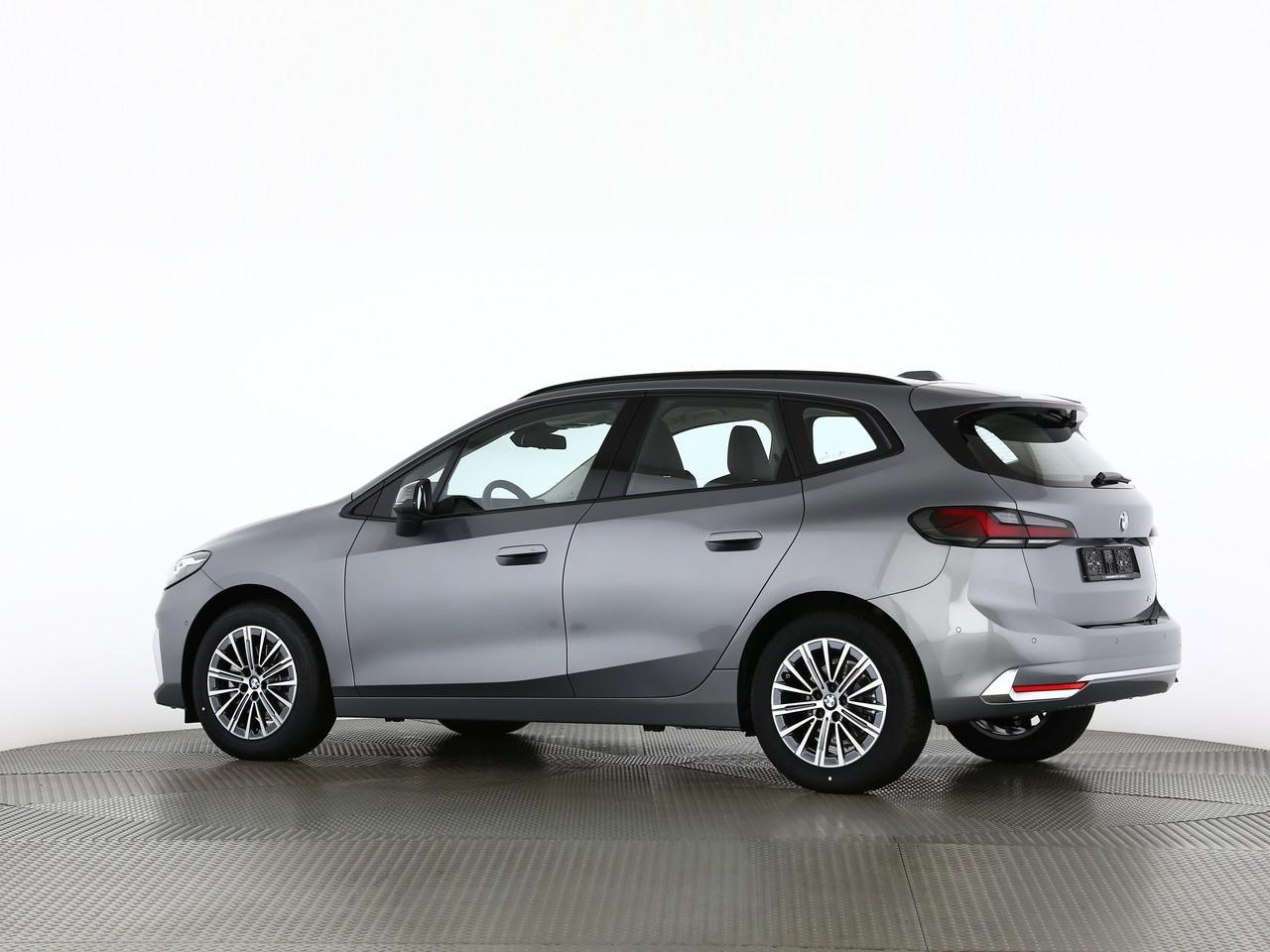 BMW 218i Active Tourer-image-6