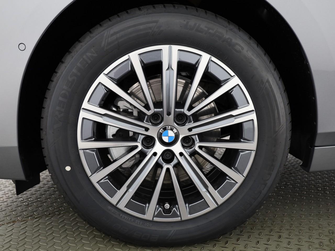 BMW 218i Active Tourer-image-26