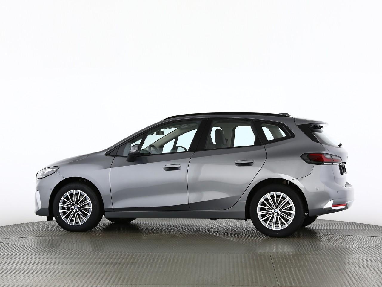 BMW 218i Active Tourer-image-5