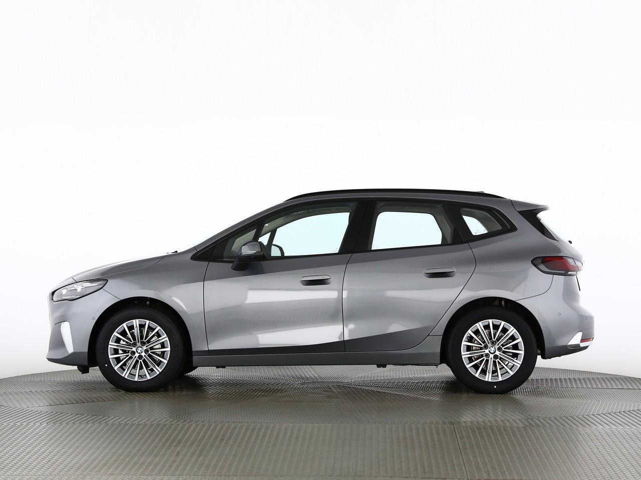 BMW 218i Active Tourer-image-4