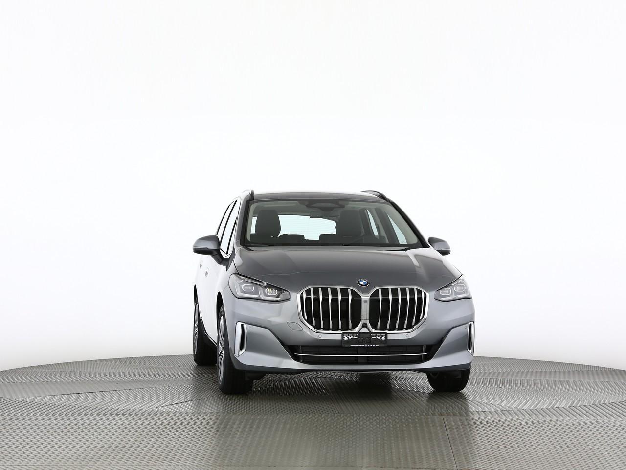 BMW 218i Active Tourer-image-21