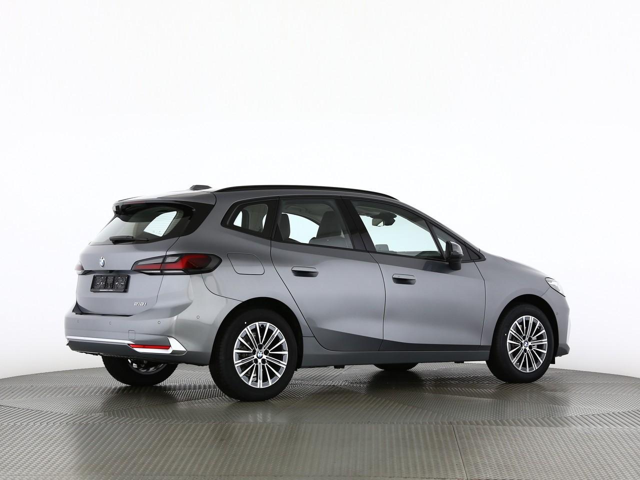 BMW 218i Active Tourer-image-13
