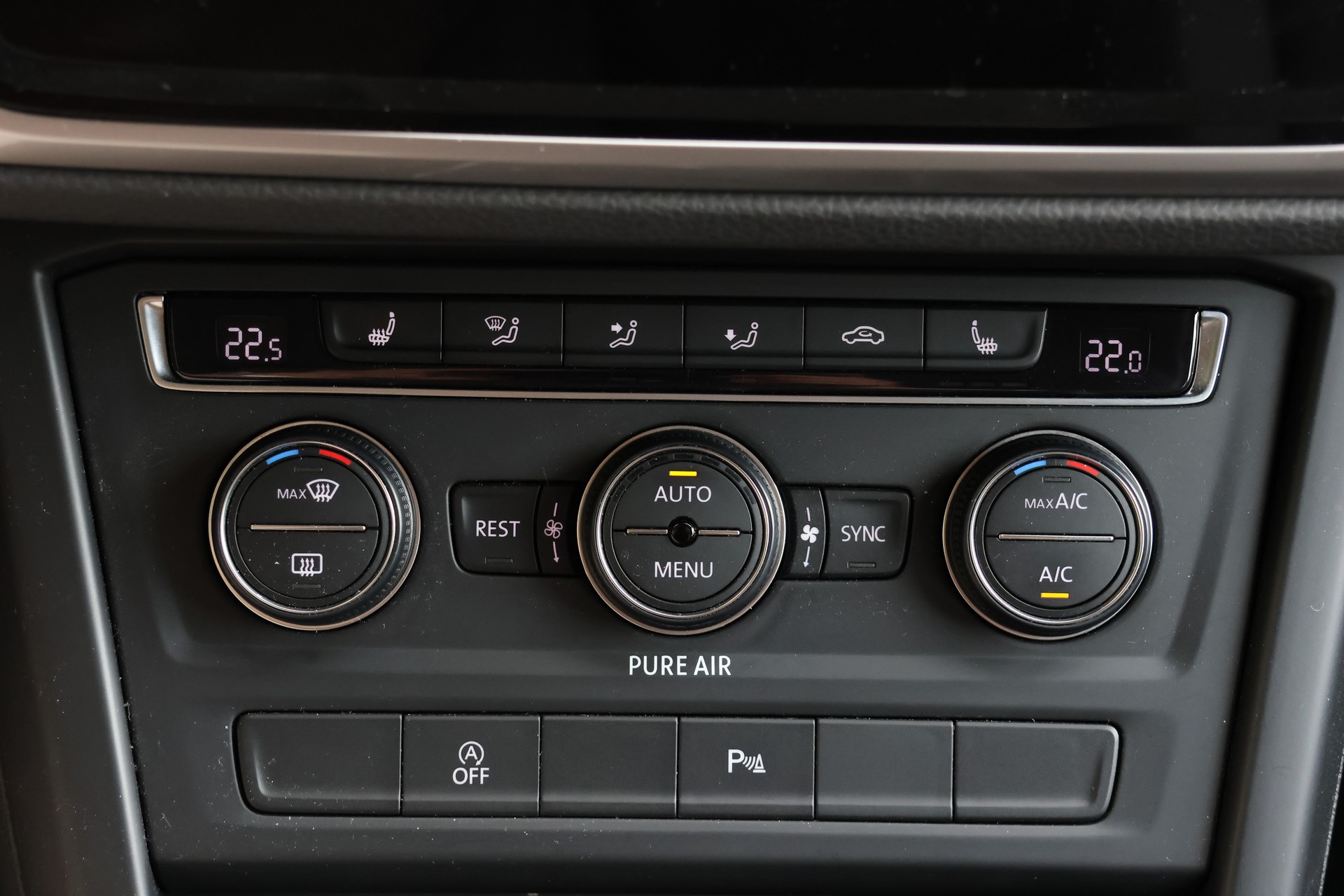 VW Touran 1.4 TSI BlueMotion Technology Trendline DSG-image-16