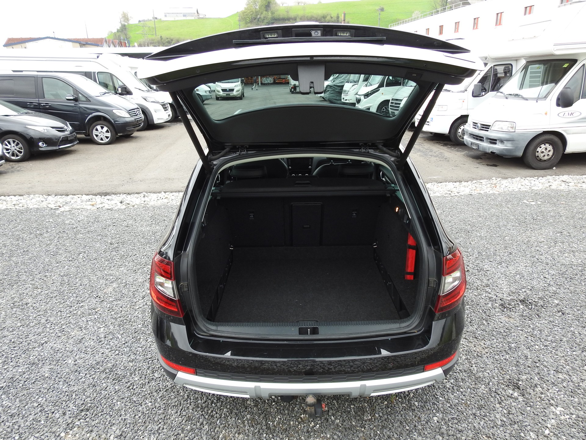 SKODA Octavia Combi 2.0 TDI Scout 4x4 DSG-image-10