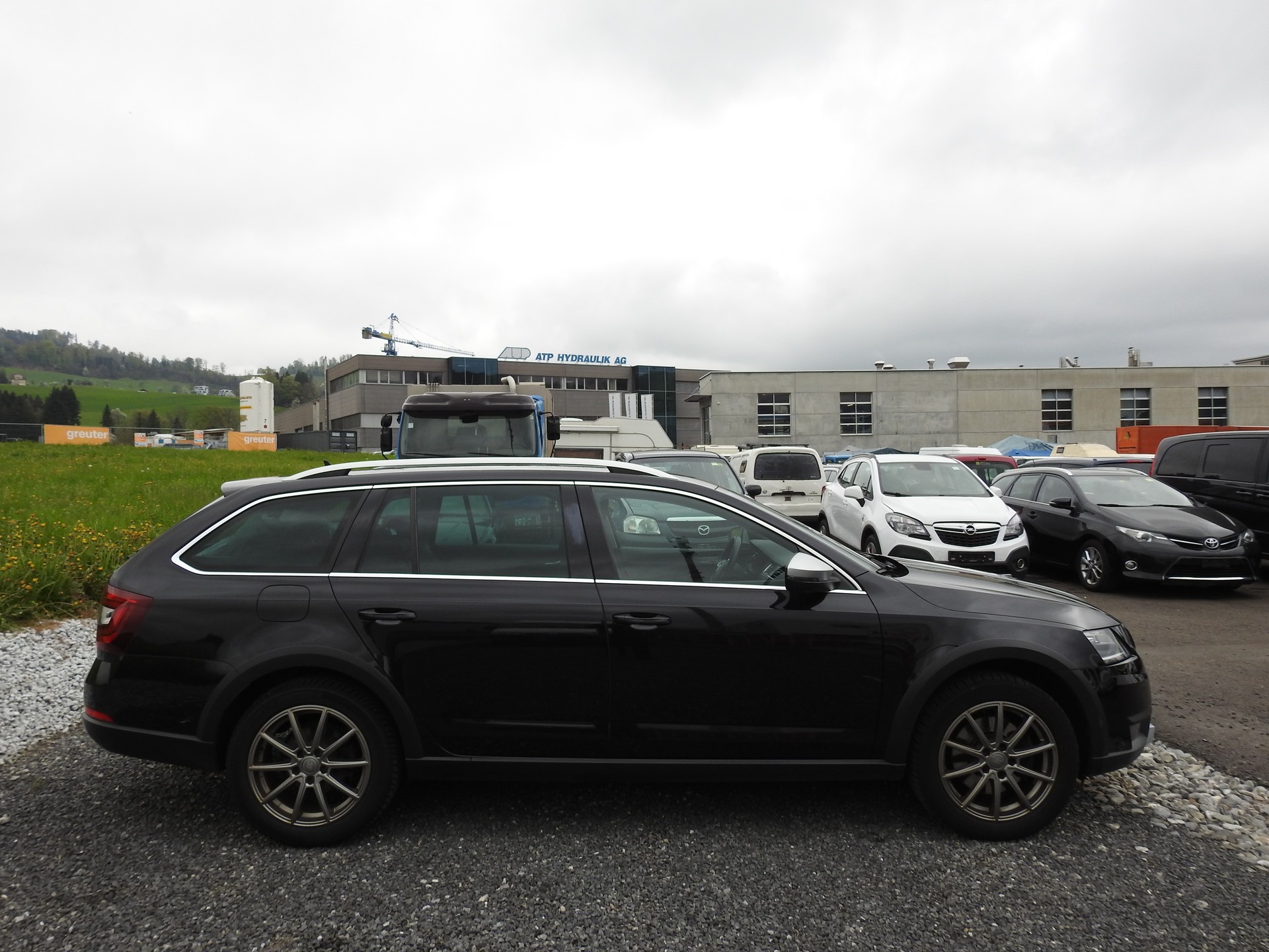 SKODA Octavia Combi 2.0 TDI Scout 4x4 DSG-image-6