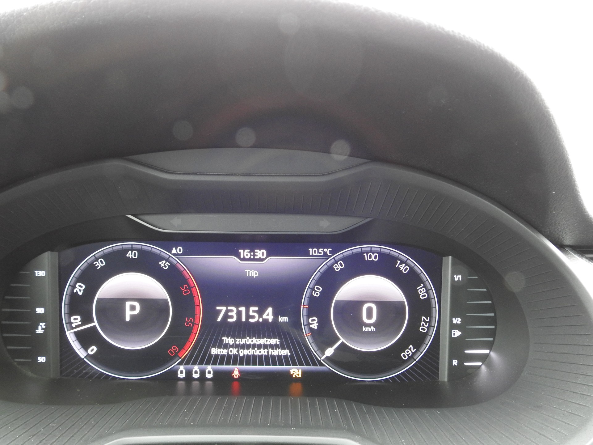 SKODA Octavia Combi 2.0 TDI Scout 4x4 DSG-image-23