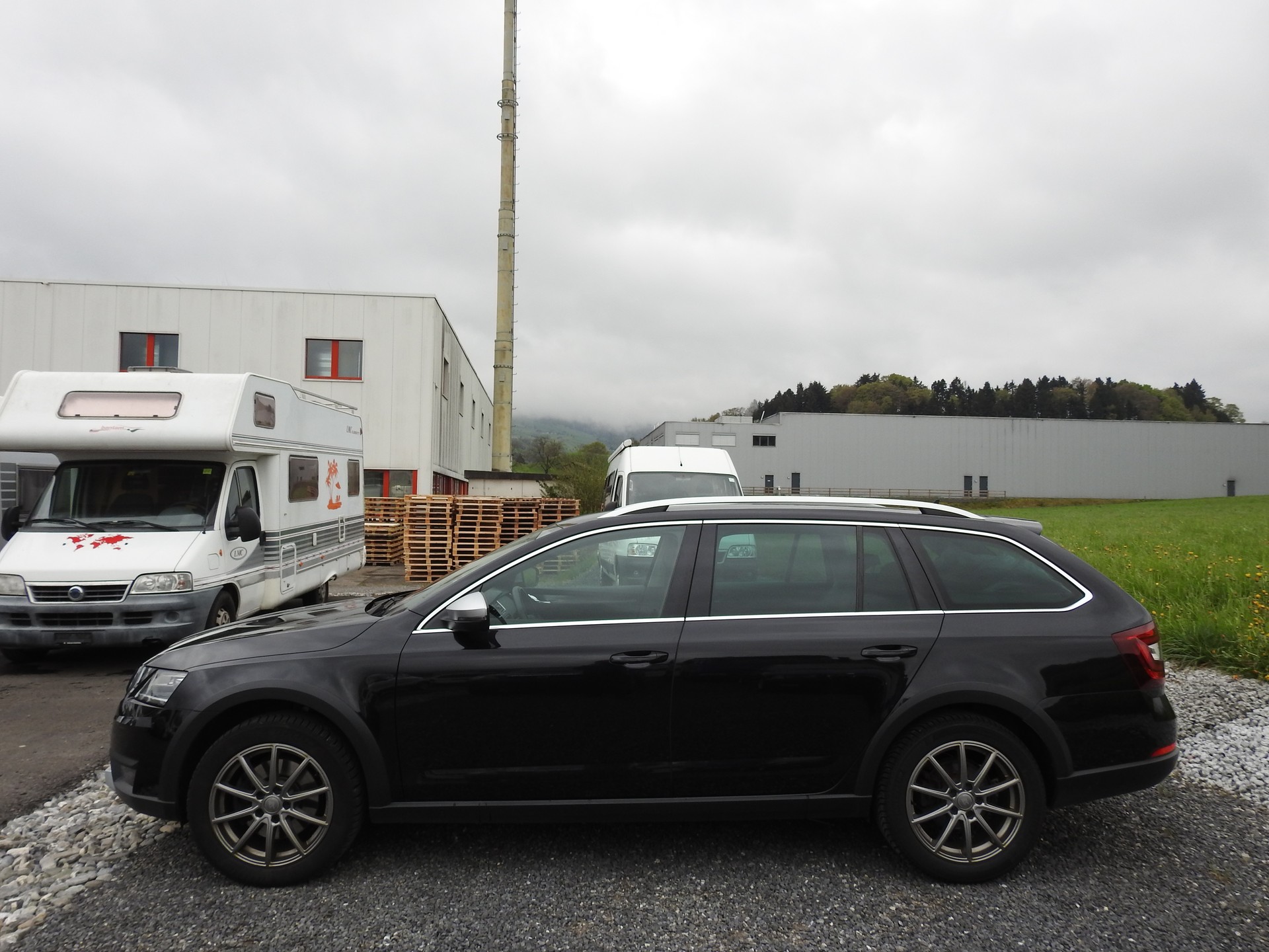 SKODA Octavia Combi 2.0 TDI Scout 4x4 DSG-image-2