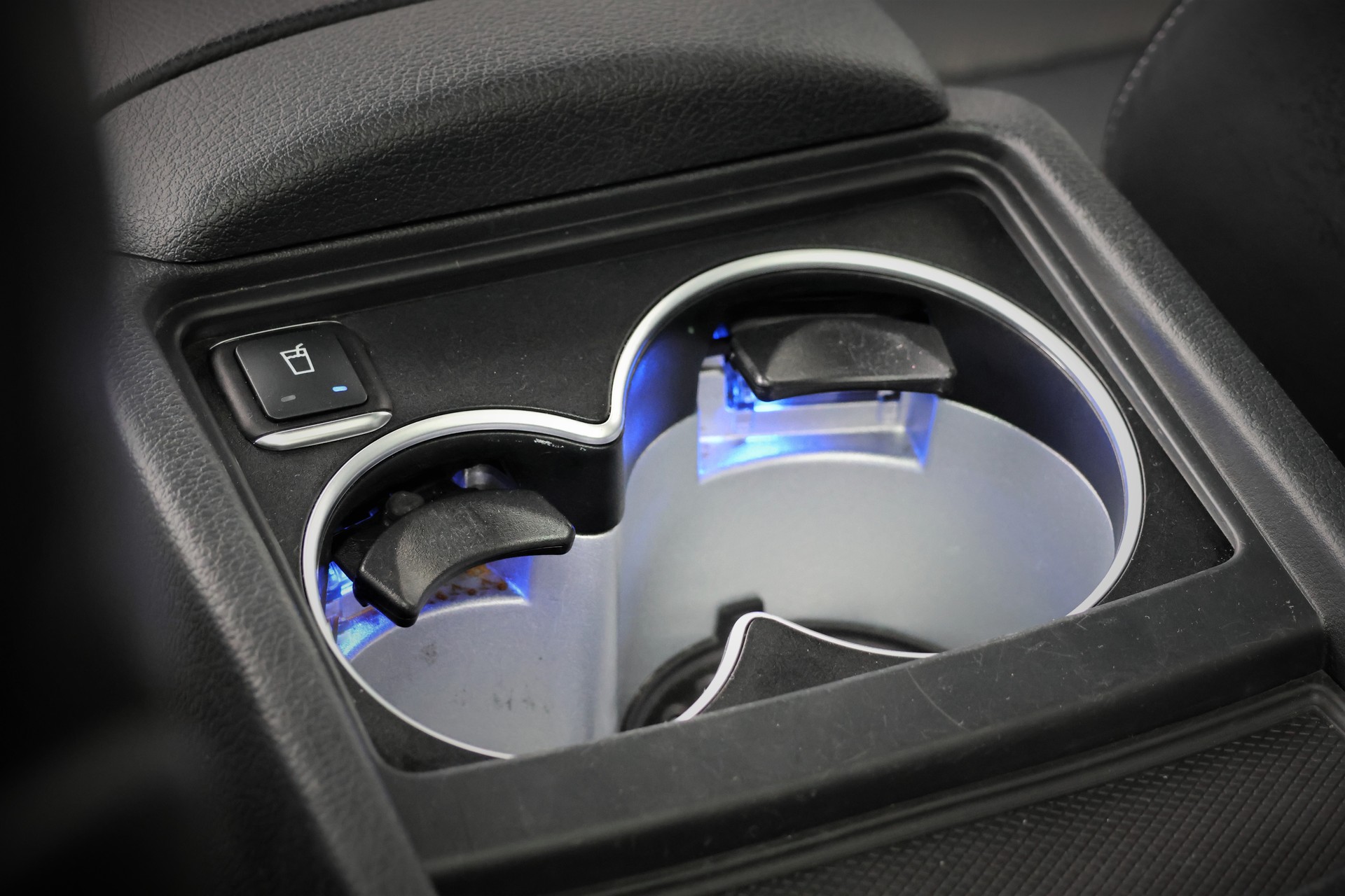 MERCEDES-BENZ V 300 d lang Swiss Edition 4Matic 9G-Tronic (CH) 7 Plätzer-image-19