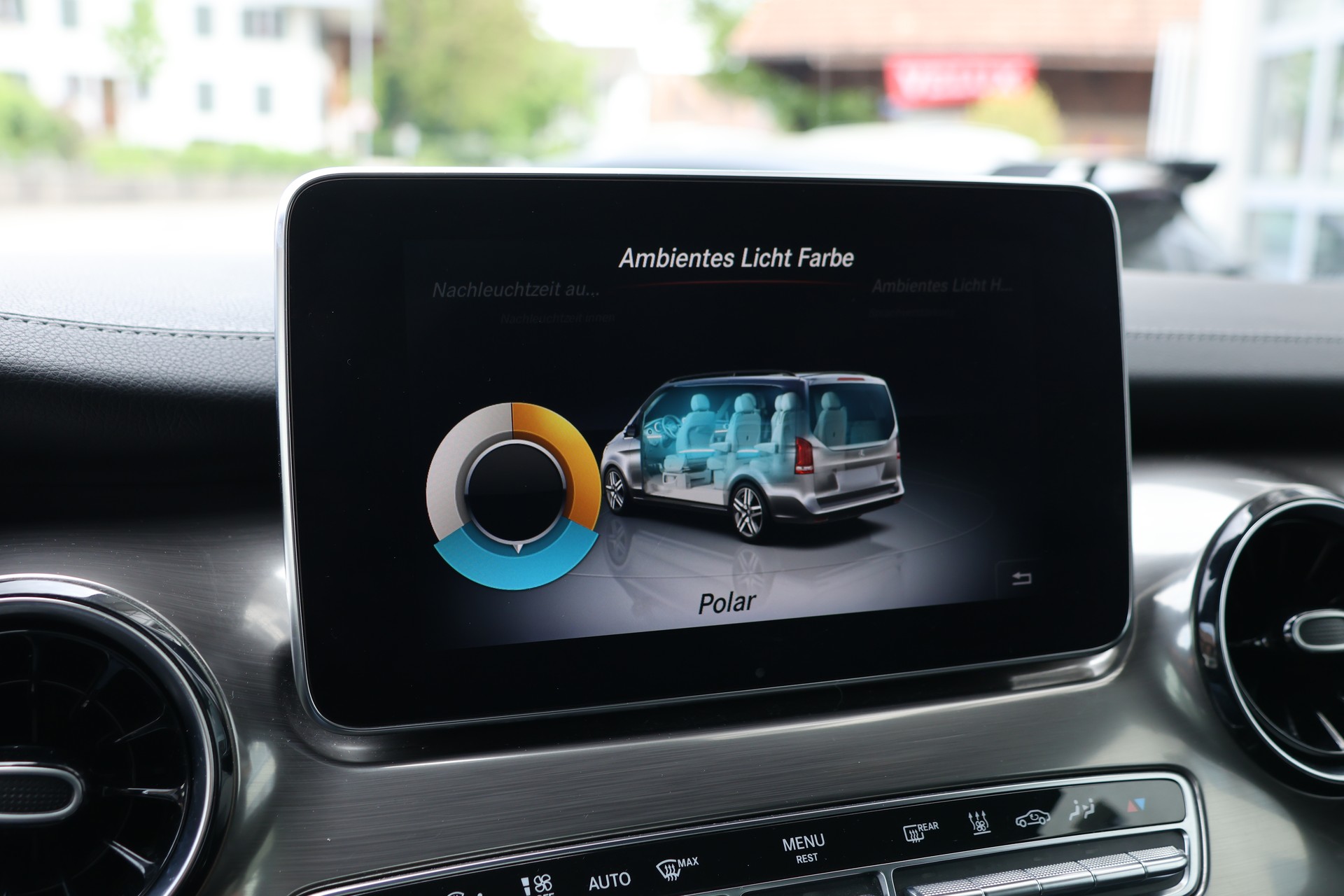 MERCEDES-BENZ V 300 d lang Swiss Edition 4Matic 9G-Tronic (CH) 7 Plätzer-image-30