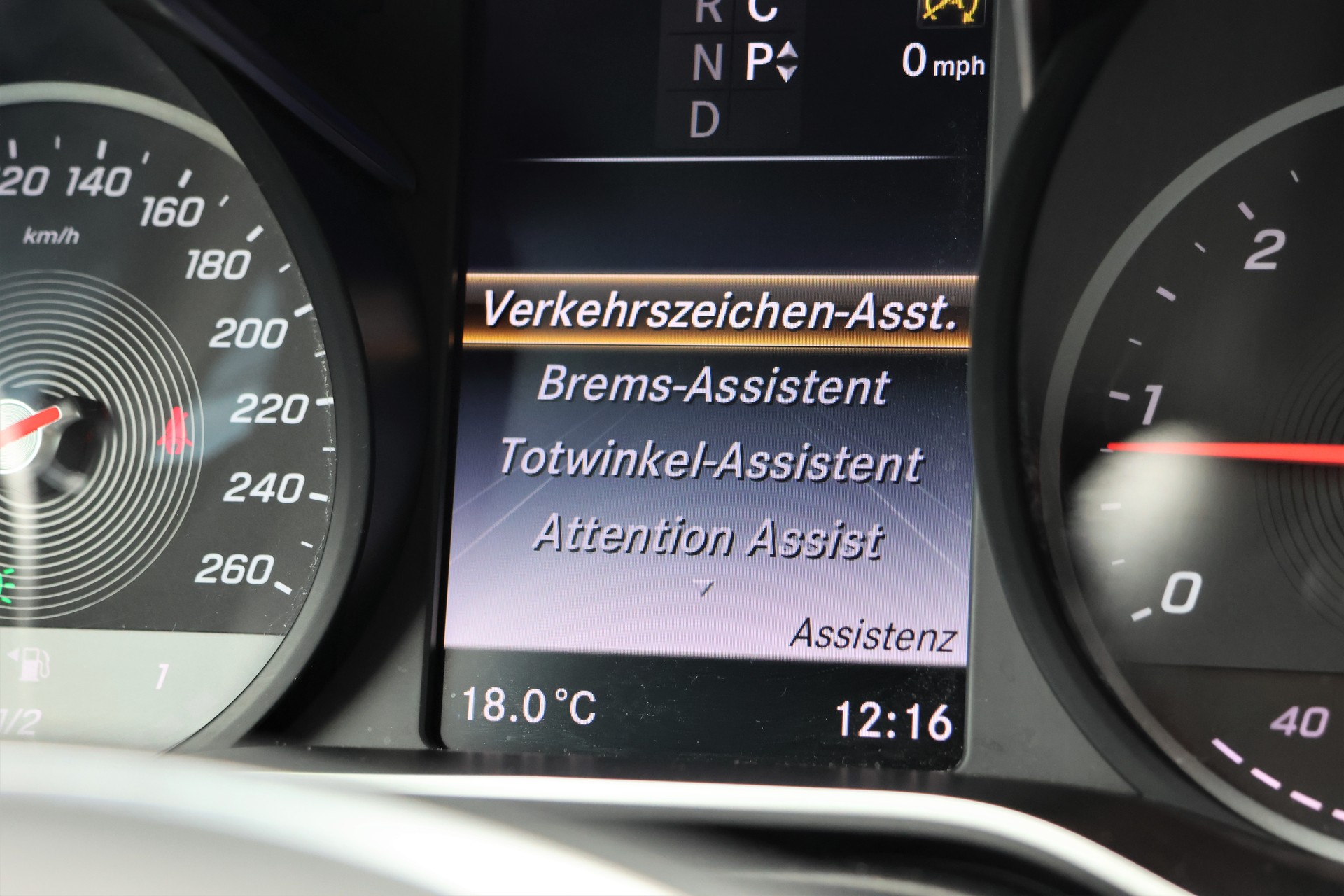 MERCEDES-BENZ V 300 d lang Swiss Edition 4Matic 9G-Tronic (CH) 7 Plätzer-image-31