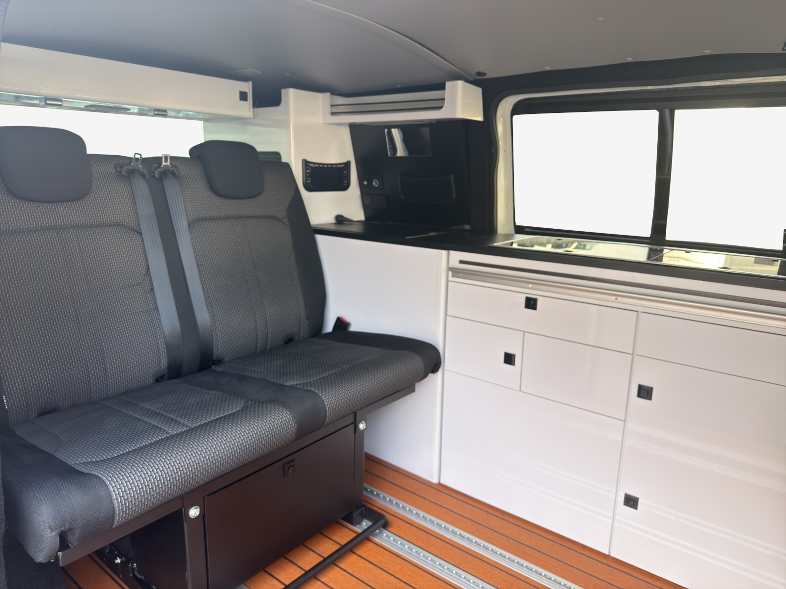 VW T6.1 2.0 TDI Envia Pure-image-11