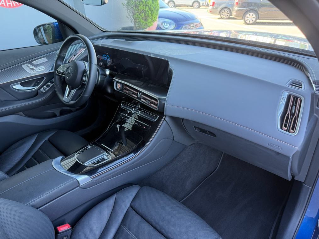 MERCEDES-BENZ EQC 400 AMG Line 4Matic-image-8