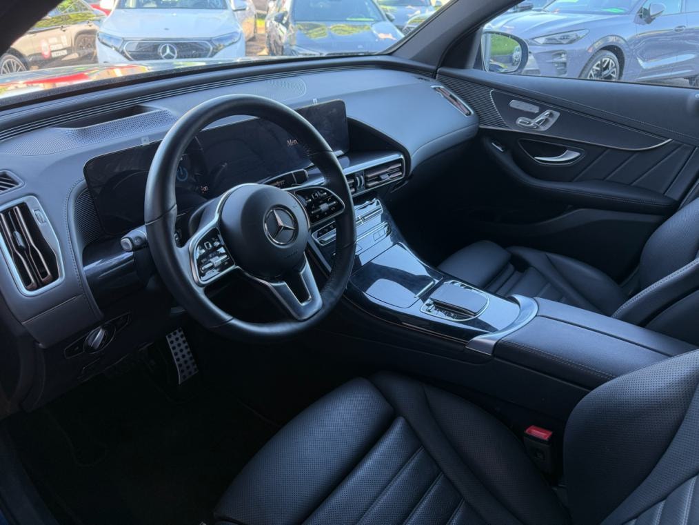MERCEDES-BENZ EQC 400 AMG Line 4Matic-image-3