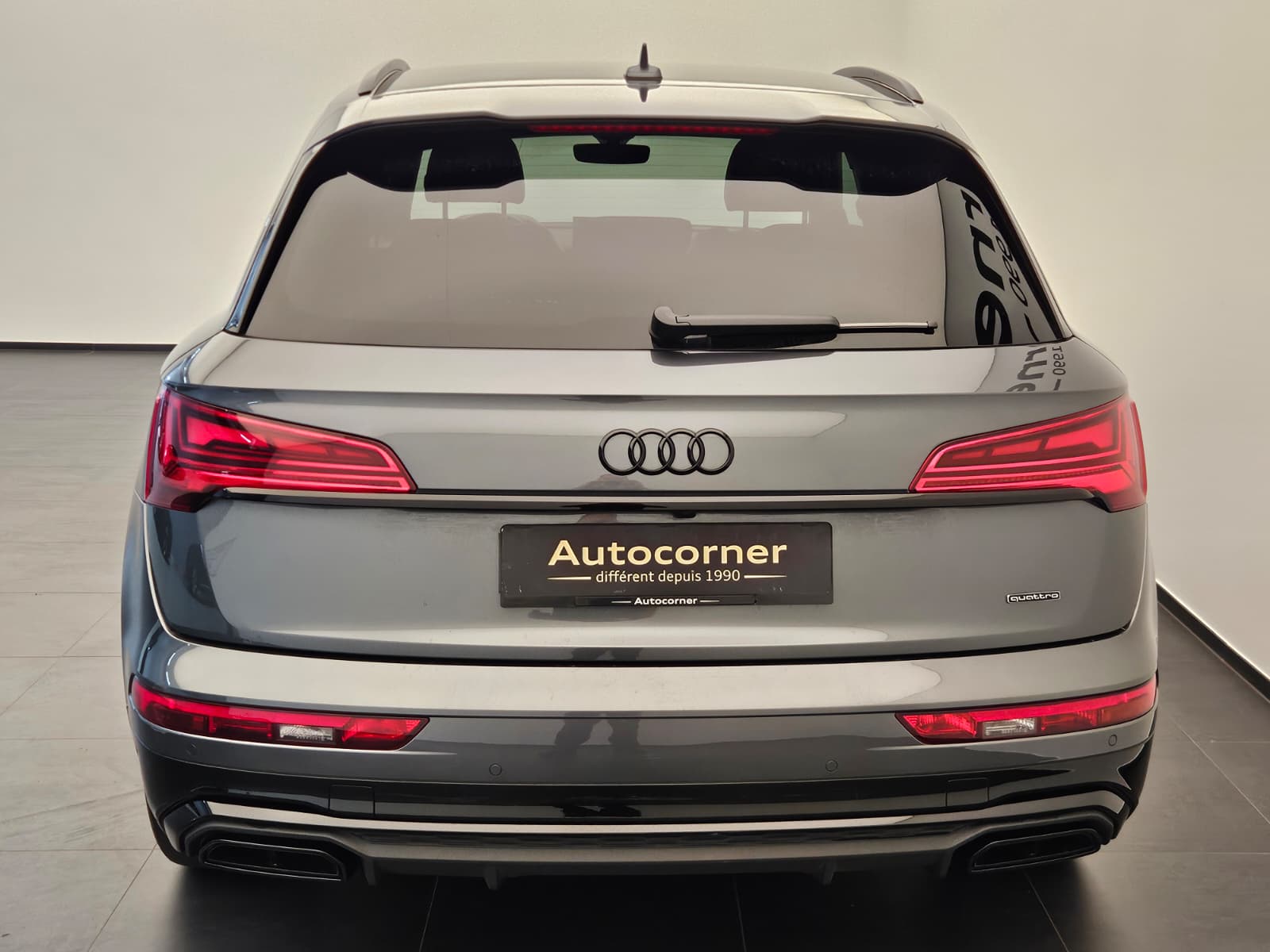 AUDI Q5 40 TDI Black Edition quattro S-tronic-image-7