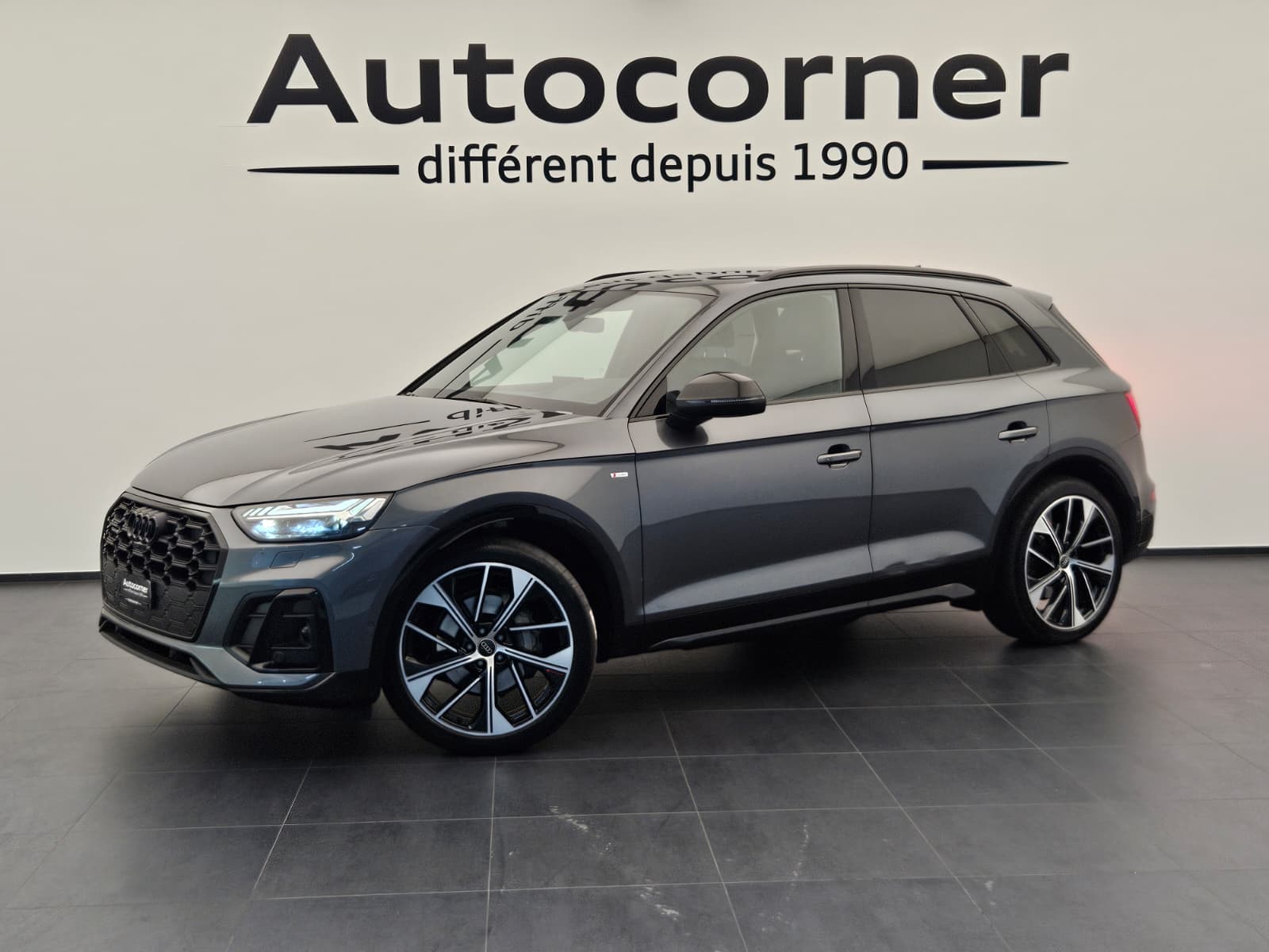 AUDI Q5 40 TDI Black Edition quattro S-tronic-image-0