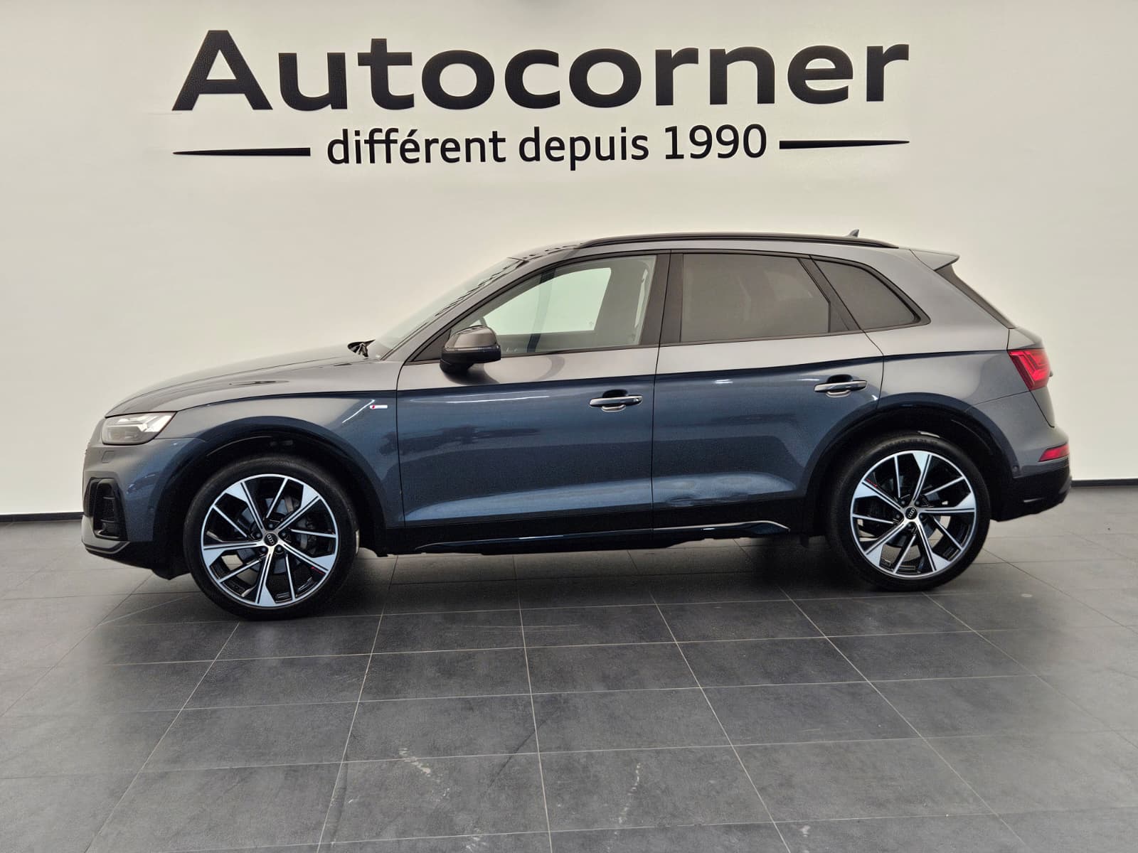 AUDI Q5 40 TDI Black Edition quattro S-tronic-image-1