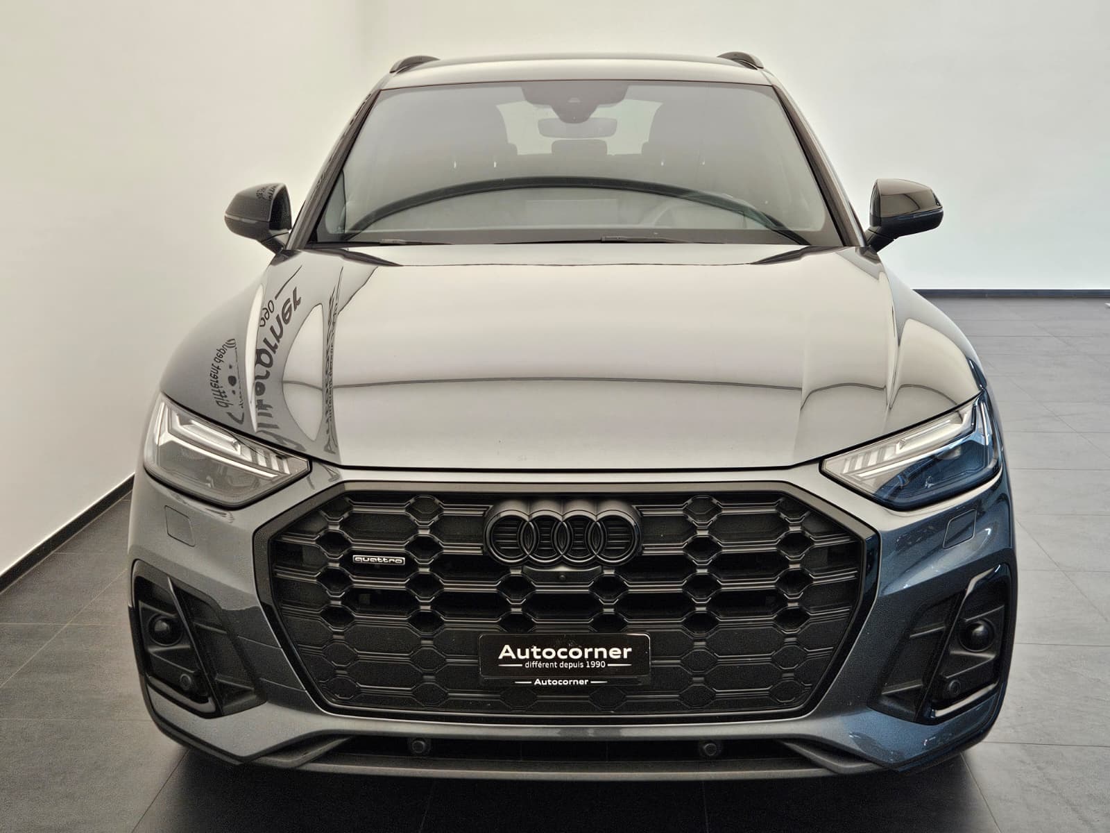 AUDI Q5 40 TDI Black Edition quattro S-tronic-image-3
