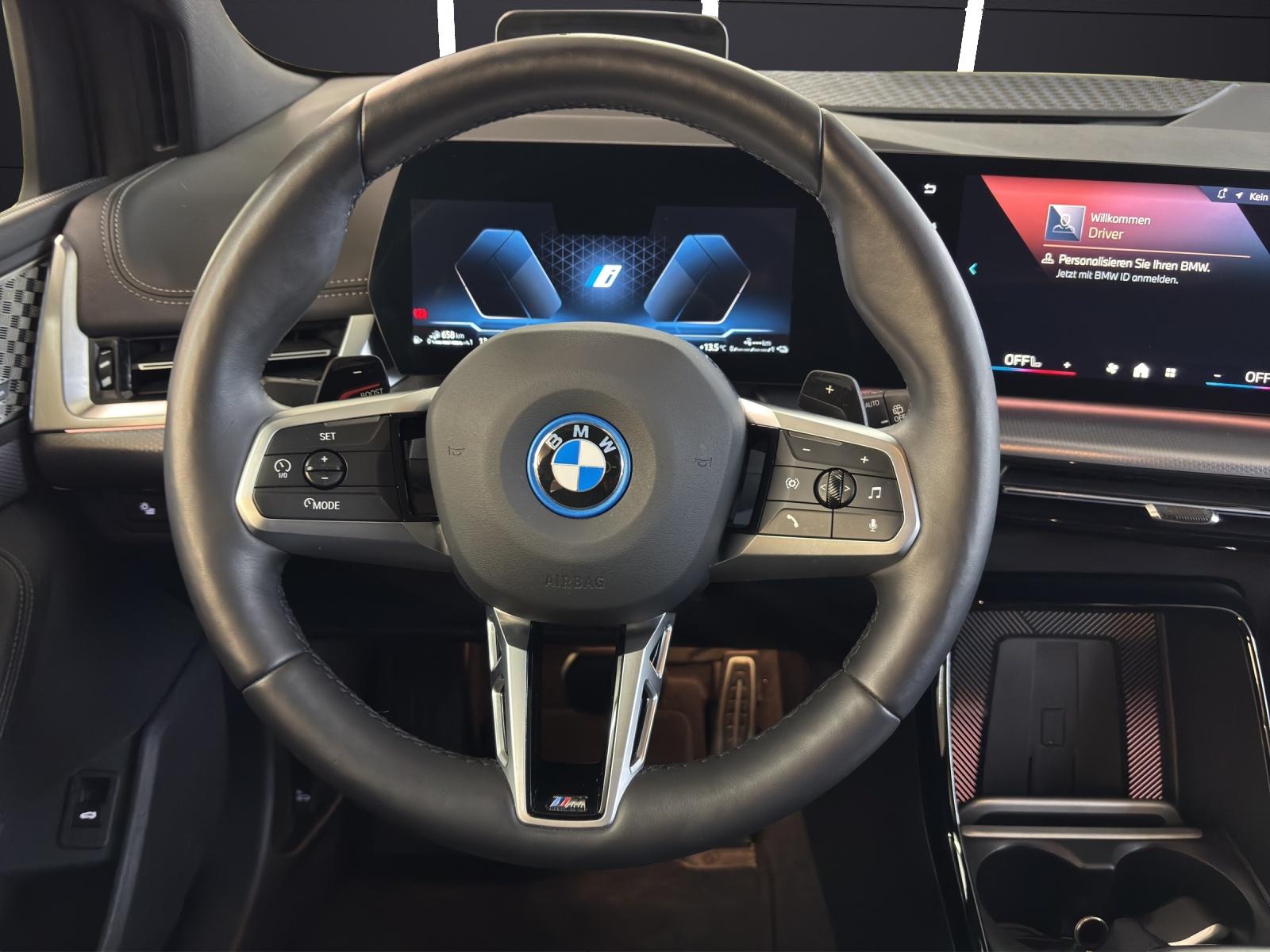 BMW 225e xDrive paddles Active Tourer-image-18