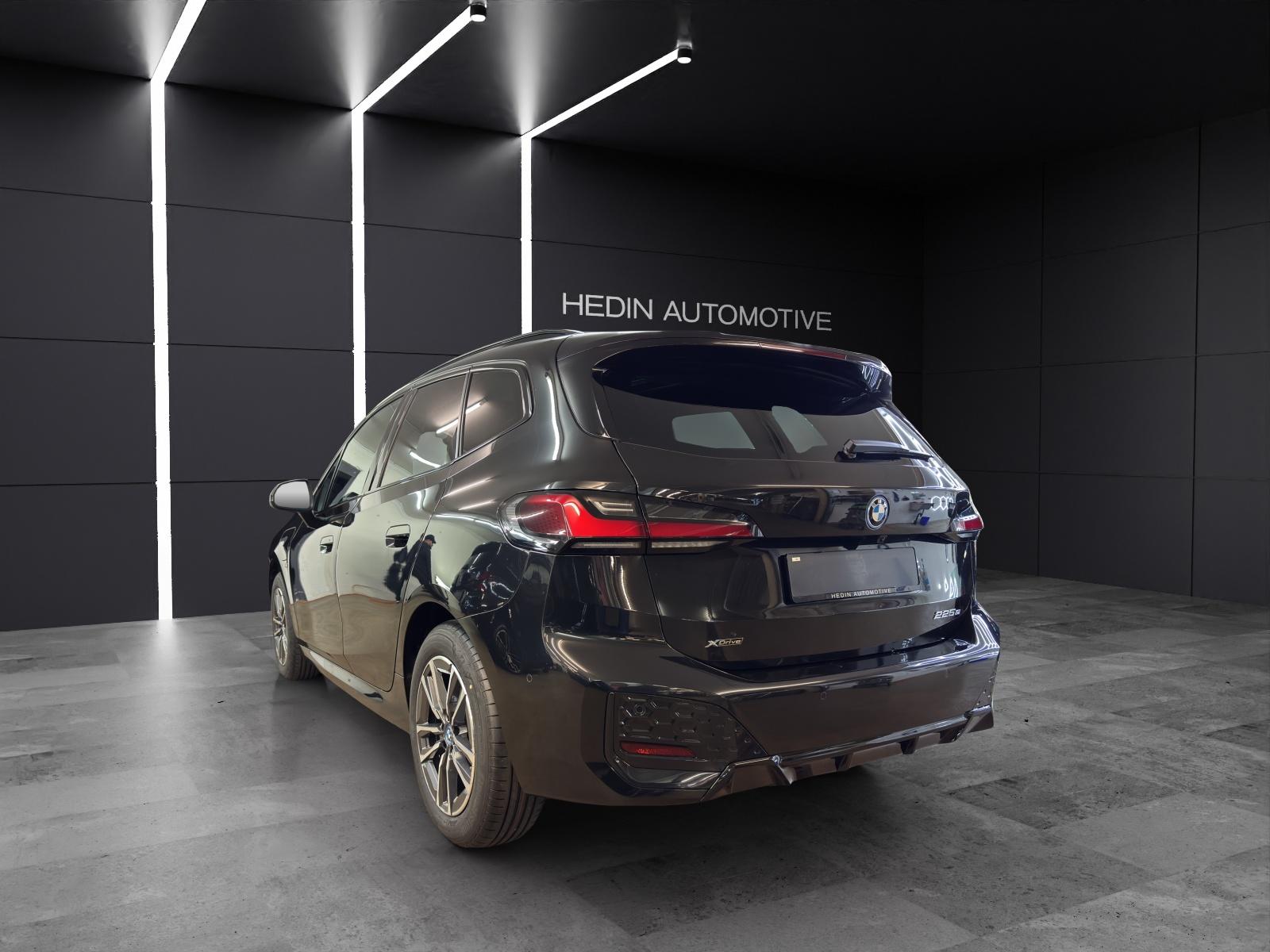 BMW 225e xDrive paddles Active Tourer-image-2