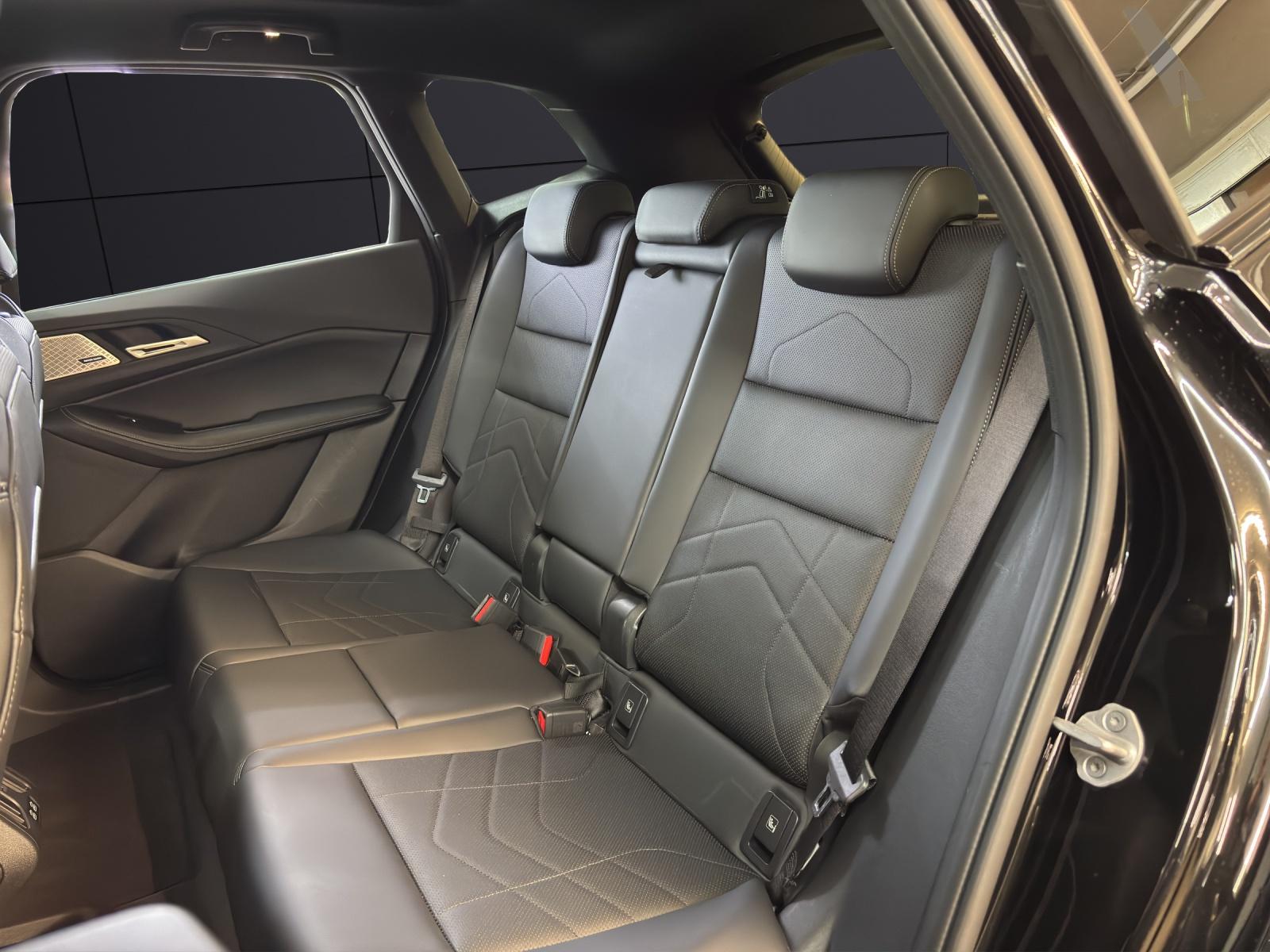 BMW 225e xDrive paddles Active Tourer-image-11
