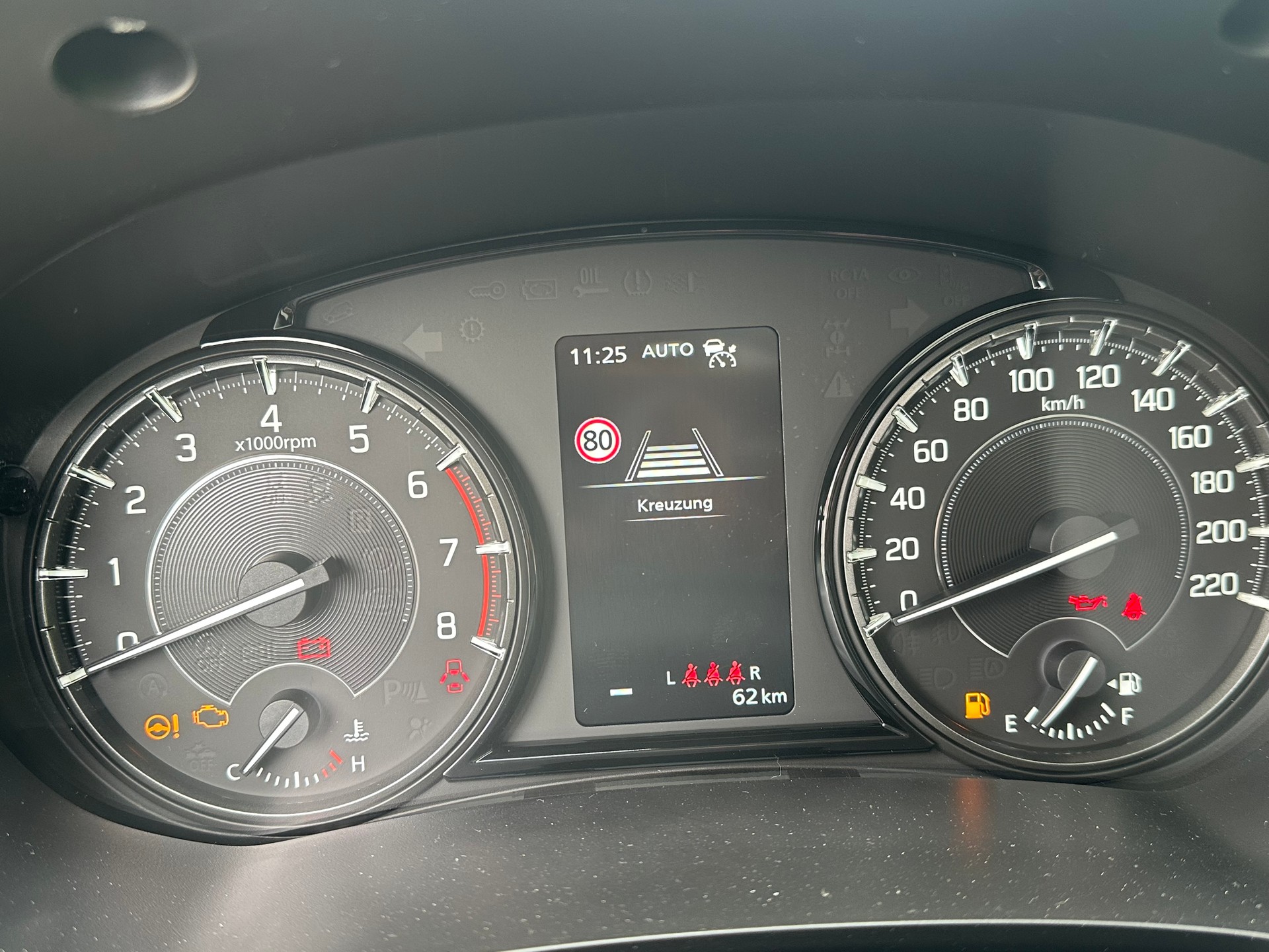 SUZUKI Vitara 1.4 Boosterjet Compact Top 4x4 Hybrid Automatic-image-11