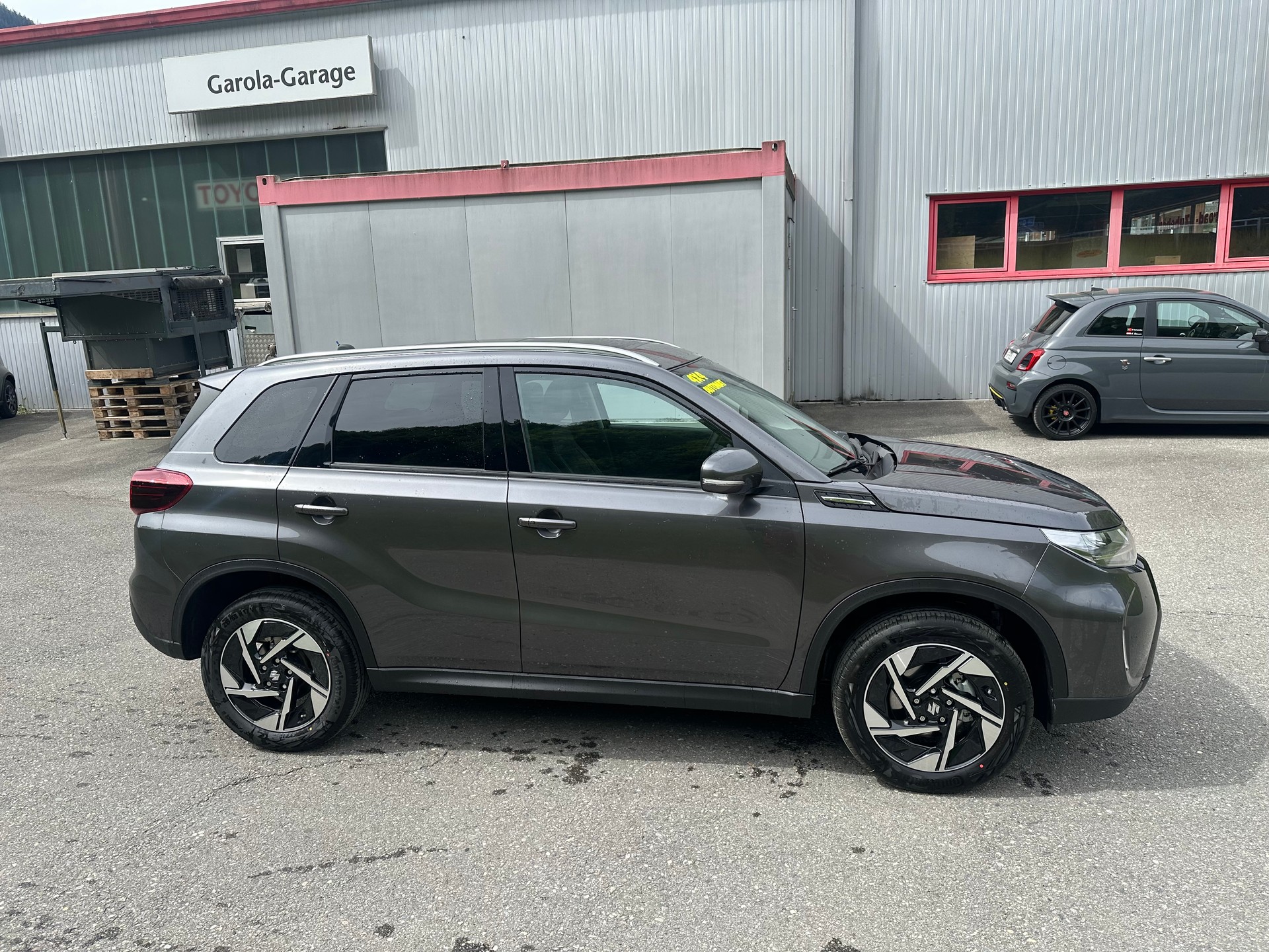SUZUKI Vitara 1.4 Boosterjet Compact Top 4x4 Hybrid Automatic-image-3