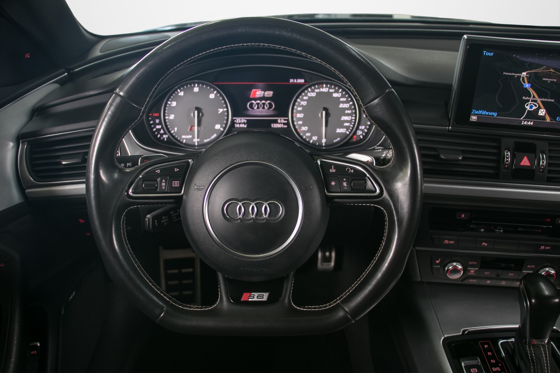 AUDI S6 Avant 4.0 TFSI V8 quattro S-tronic-image-7