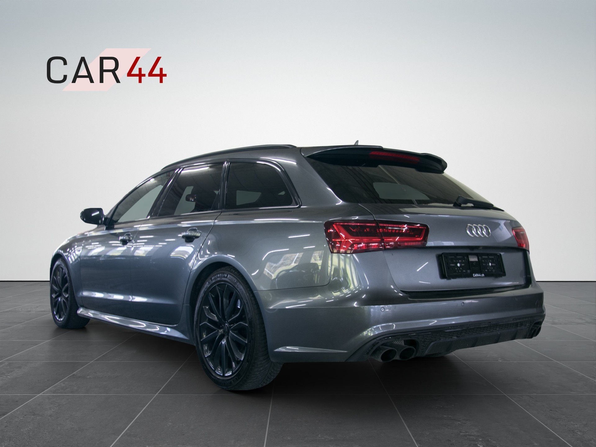 AUDI S6 Avant 4.0 TFSI V8 quattro S-tronic-image-5