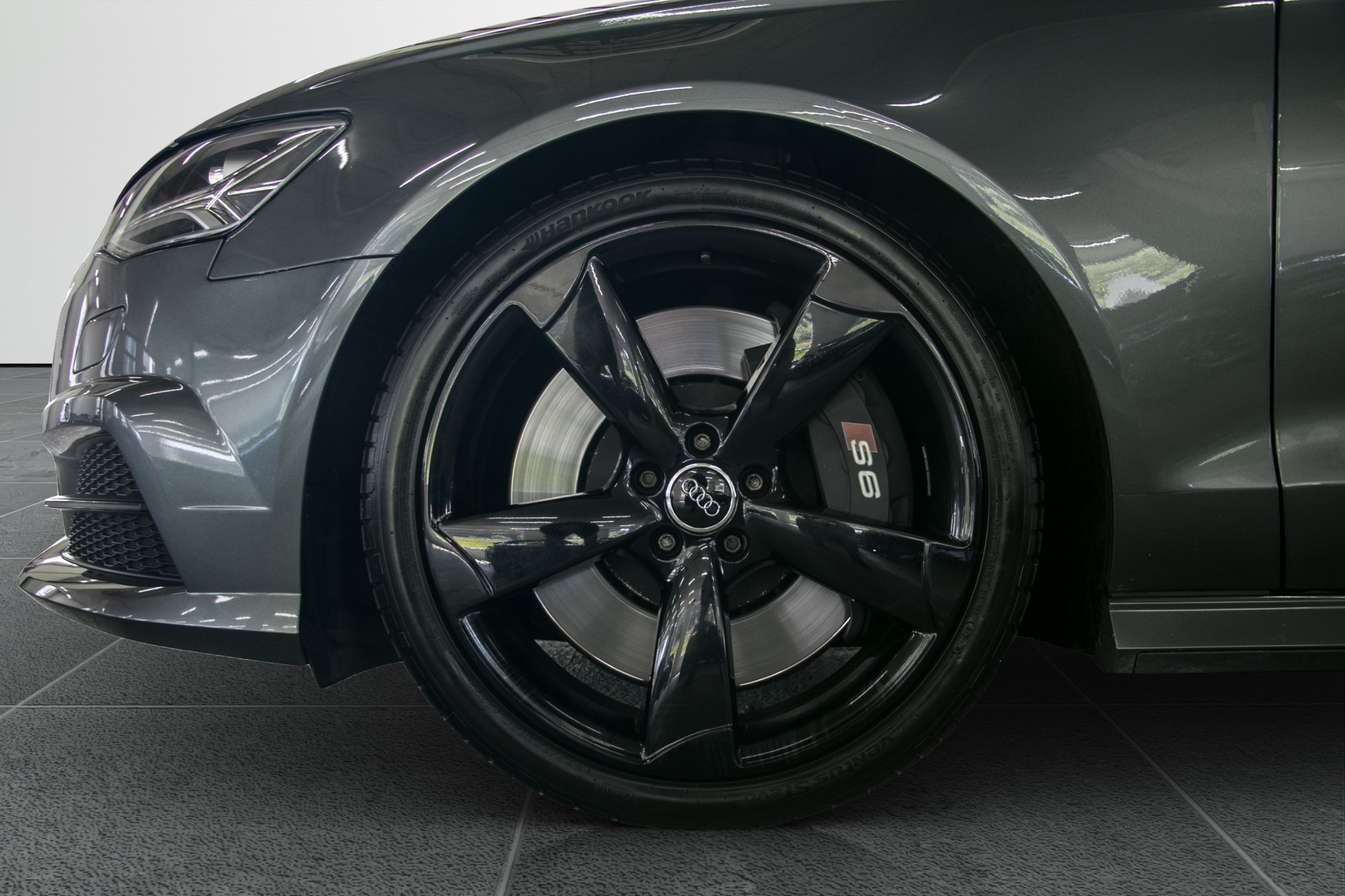 AUDI S6 Avant 4.0 TFSI V8 quattro S-tronic-image-17