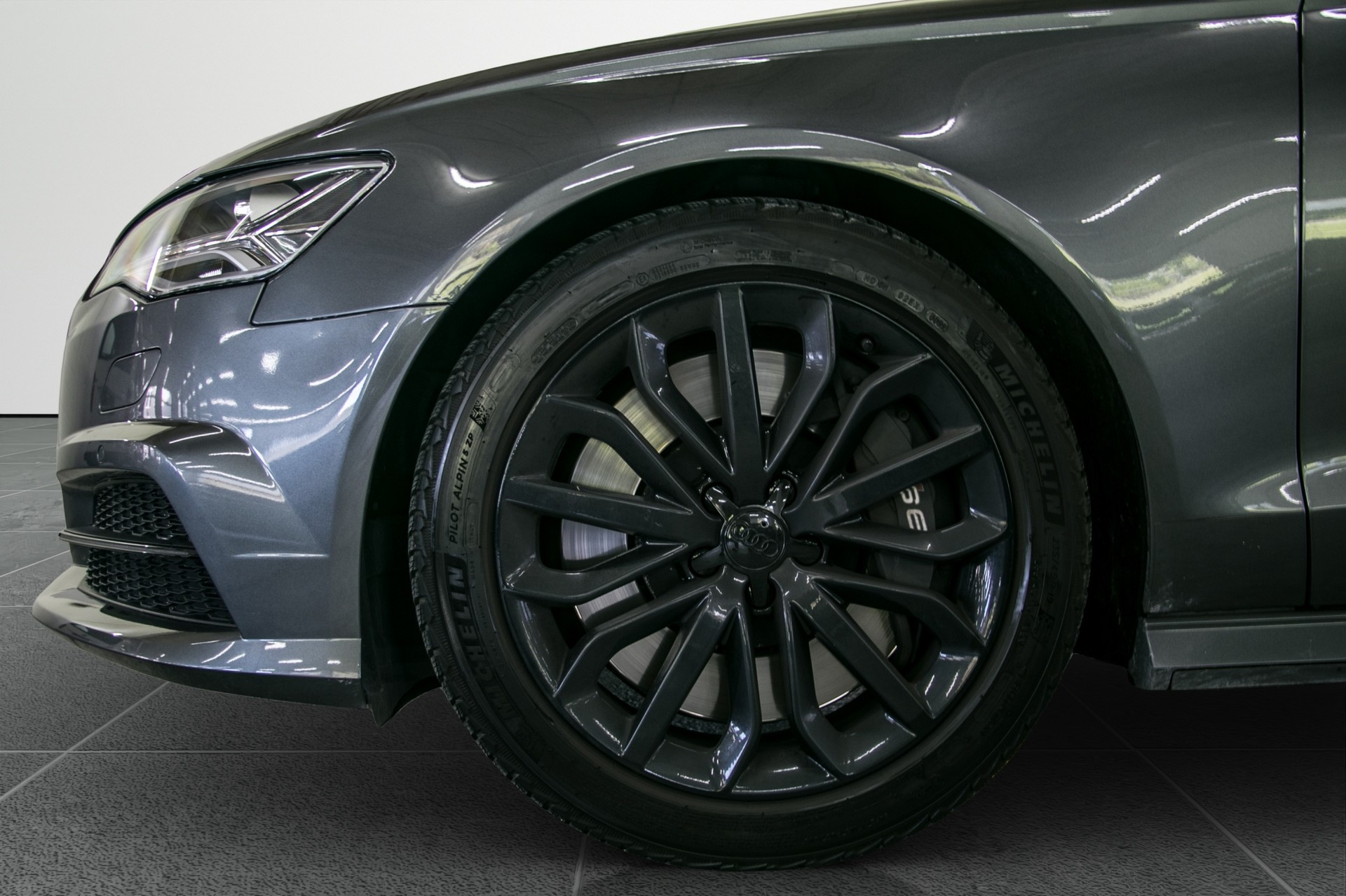 AUDI S6 Avant 4.0 TFSI V8 quattro S-tronic-image-18