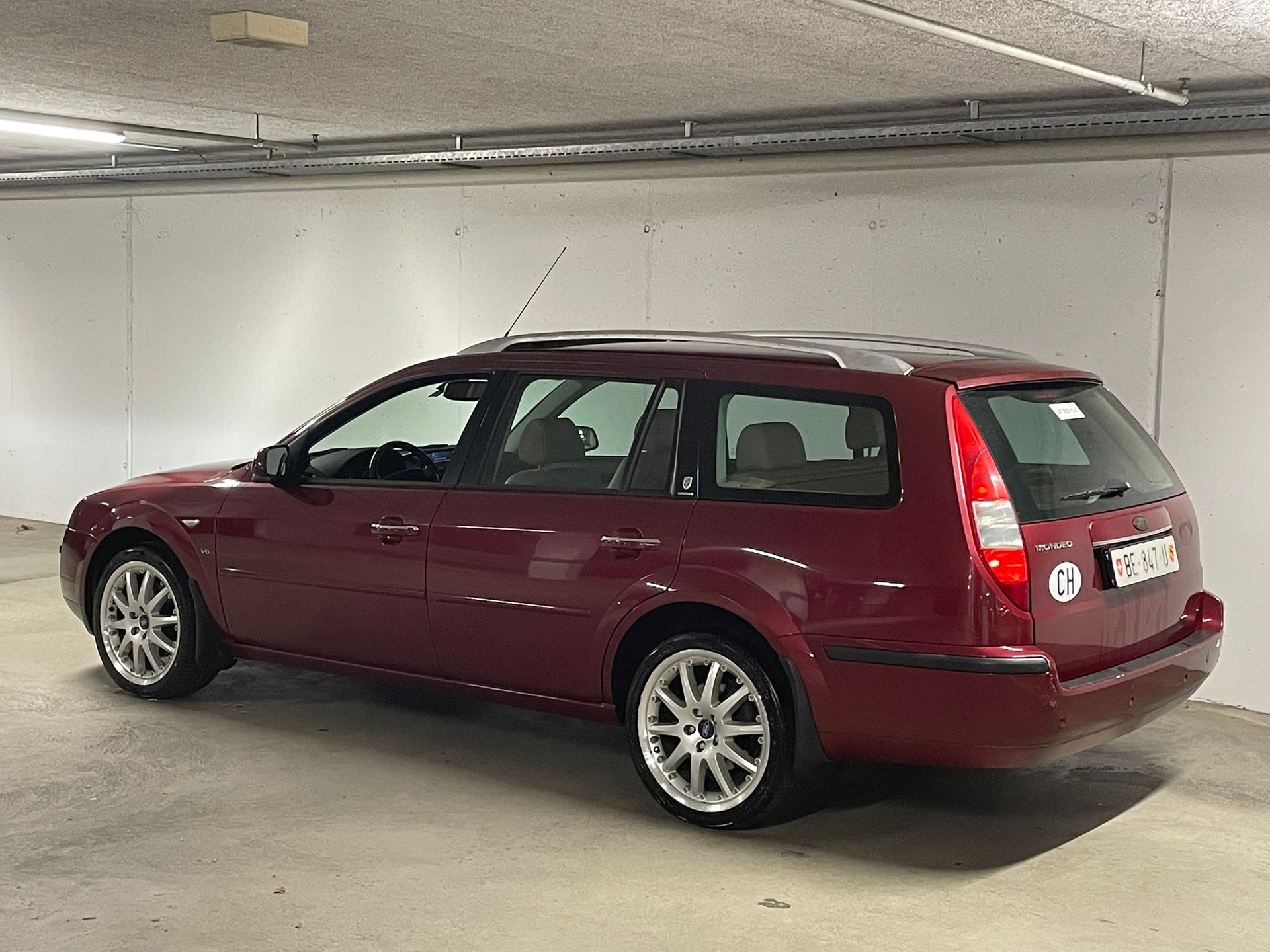 FORD Mondeo 2.5i V6 Executive // MFK NEU-image-4