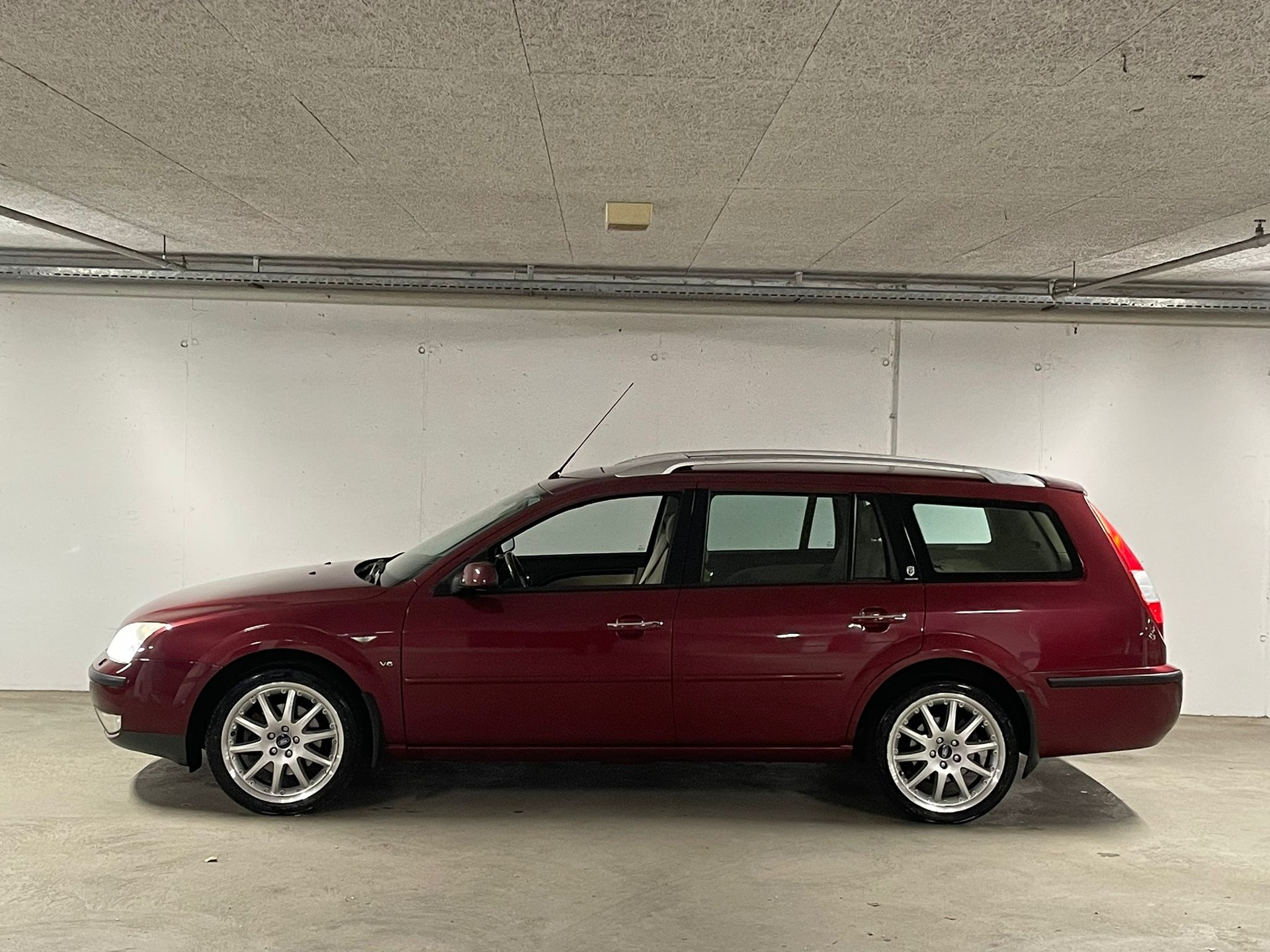 FORD Mondeo 2.5i V6 Executive // MFK NEU-image-2
