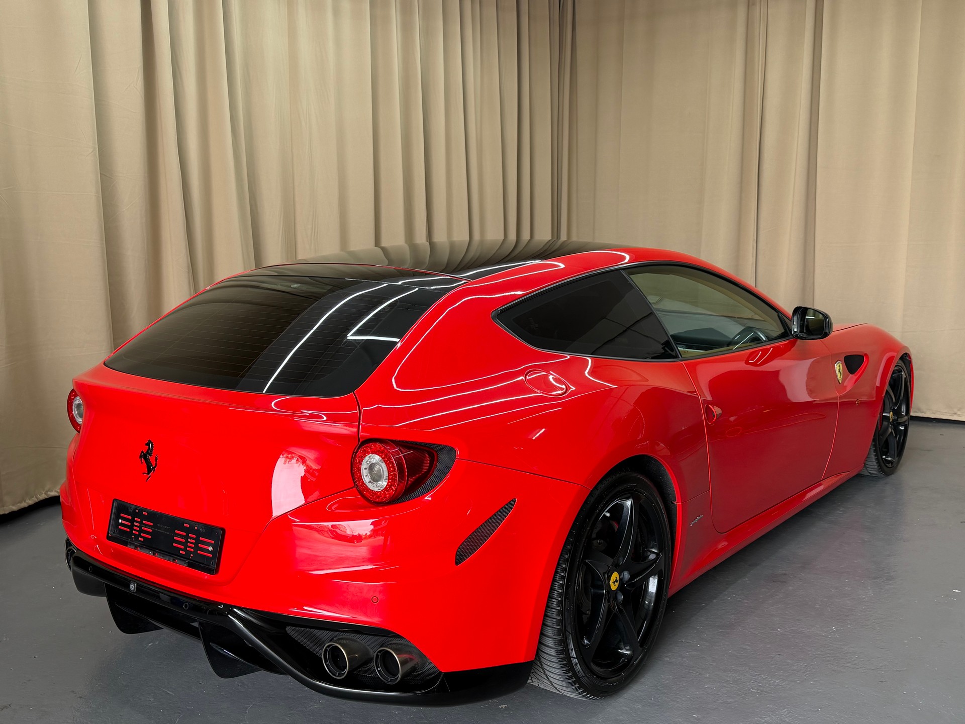 FERRARI FF-image-3