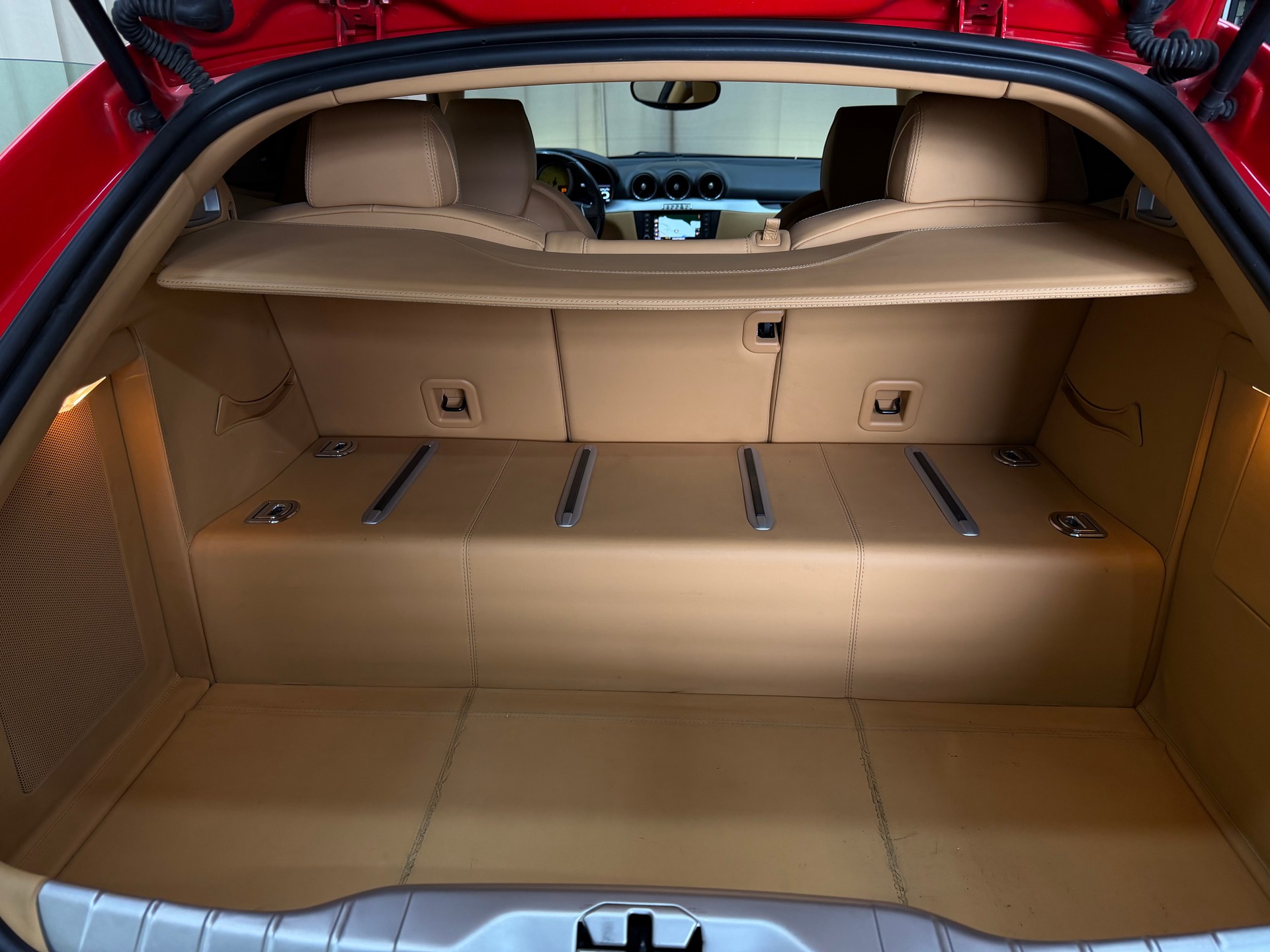 FERRARI FF-image-11