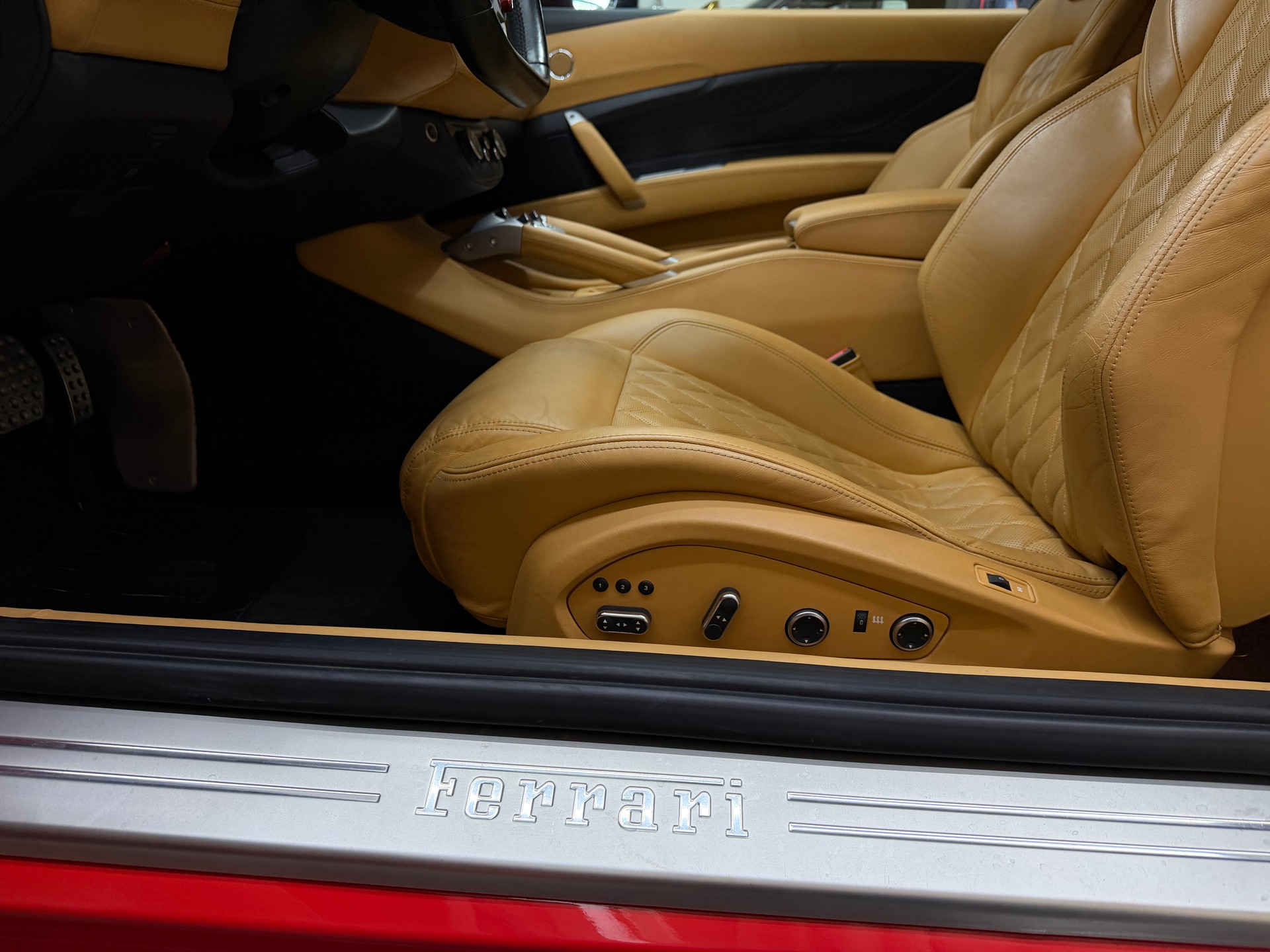 FERRARI FF-image-8