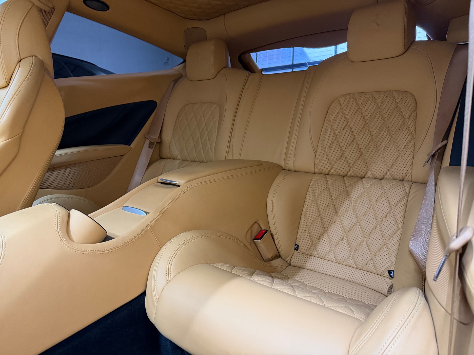FERRARI FF-image-10