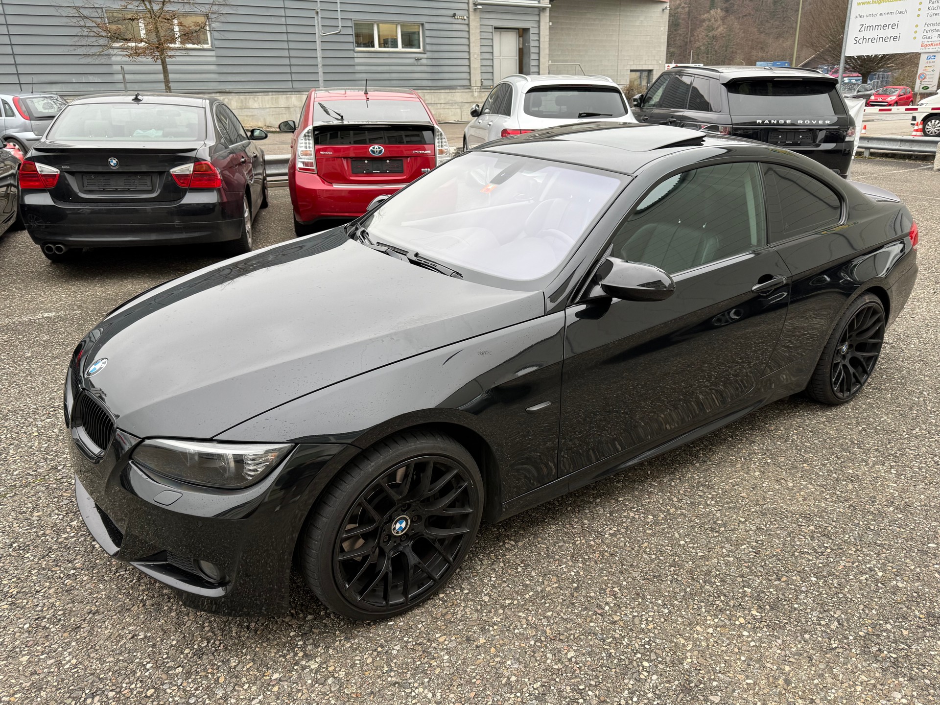 BMW 335i Coupé-image-6