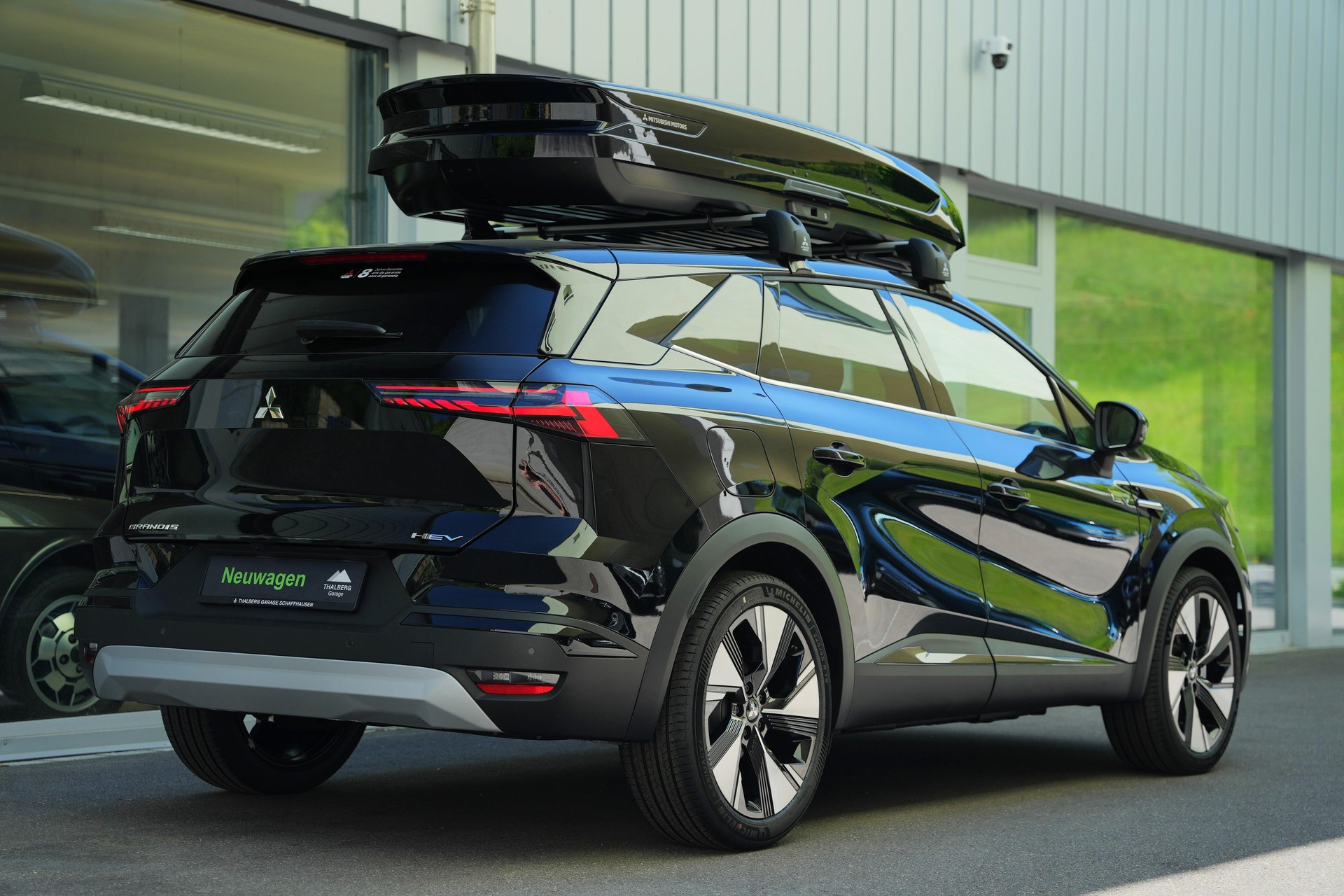 MITSUBISHI Grandis 1.8 HEV Intense-image-2