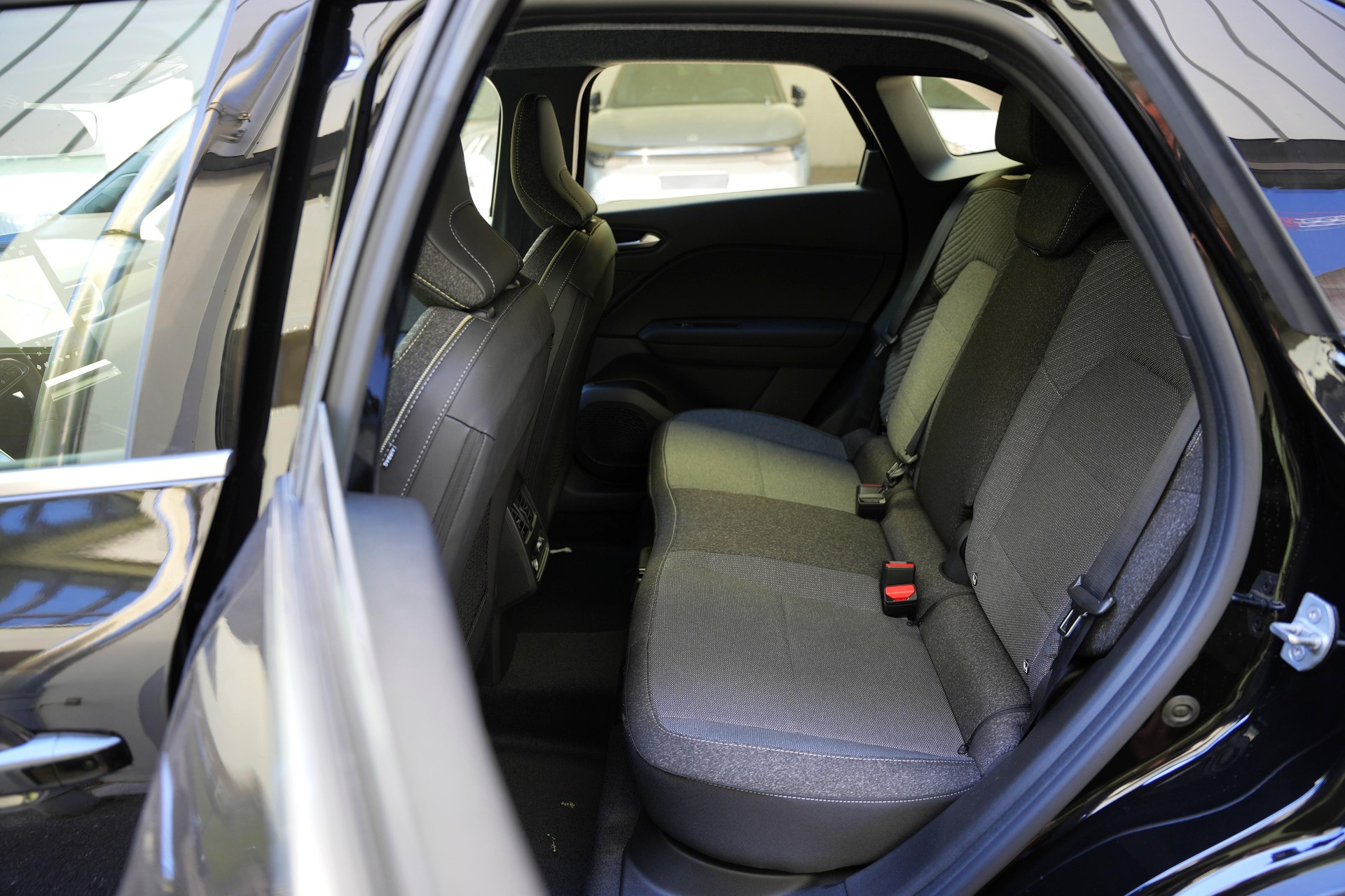 MITSUBISHI Grandis 1.8 HEV Intense-image-6