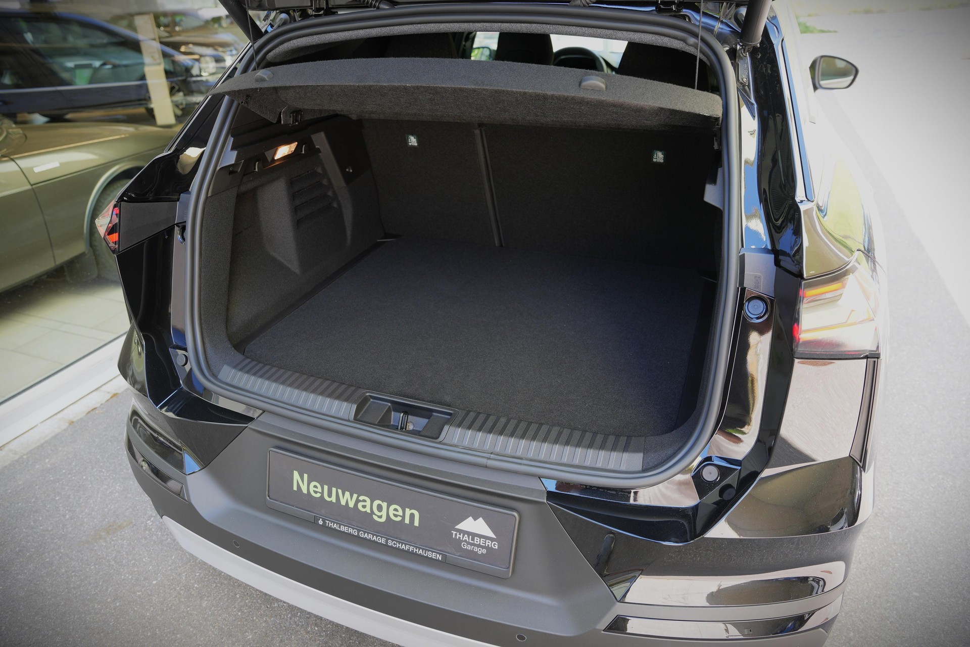 MITSUBISHI Grandis 1.8 HEV Intense-image-7